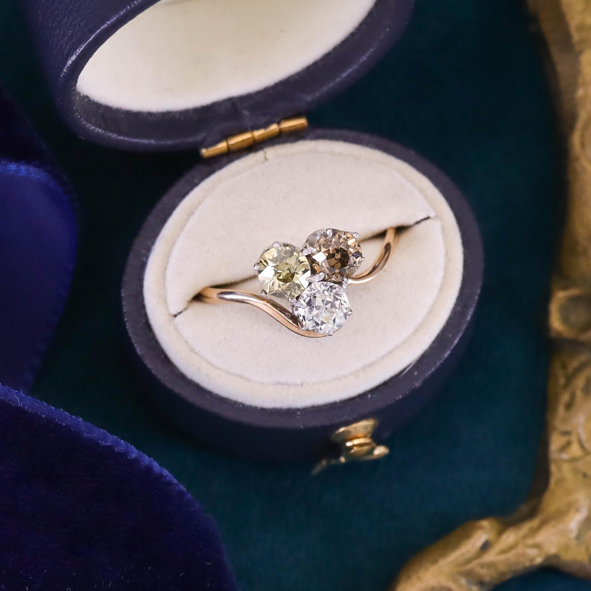 Antiker Diamant Trilogy-Ring aus 14k Gold mit Diamanten im Angebot 1