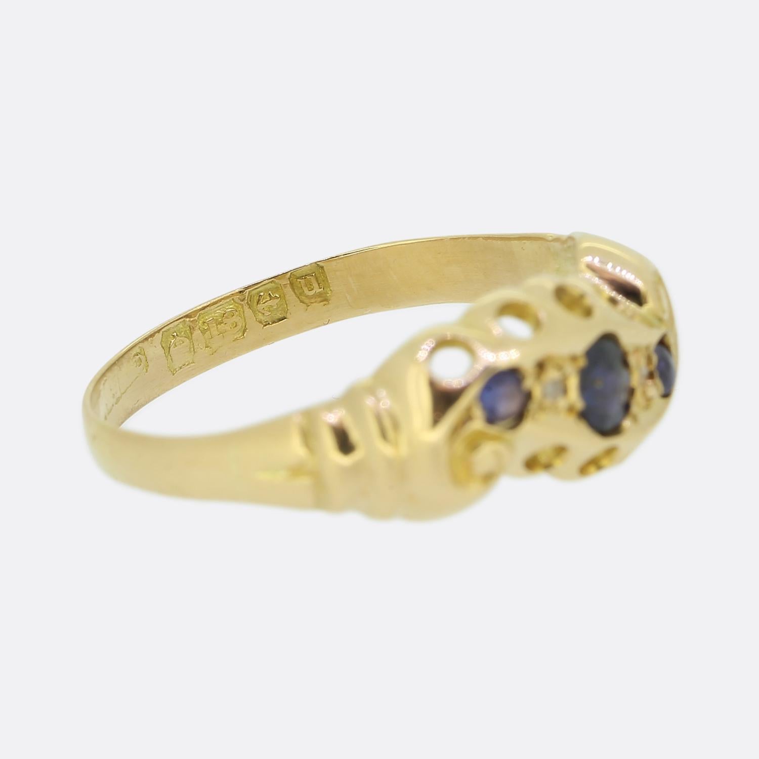 Antique Sapphire and Diamond Twist Ring In Fair Condition For Sale In London, GB