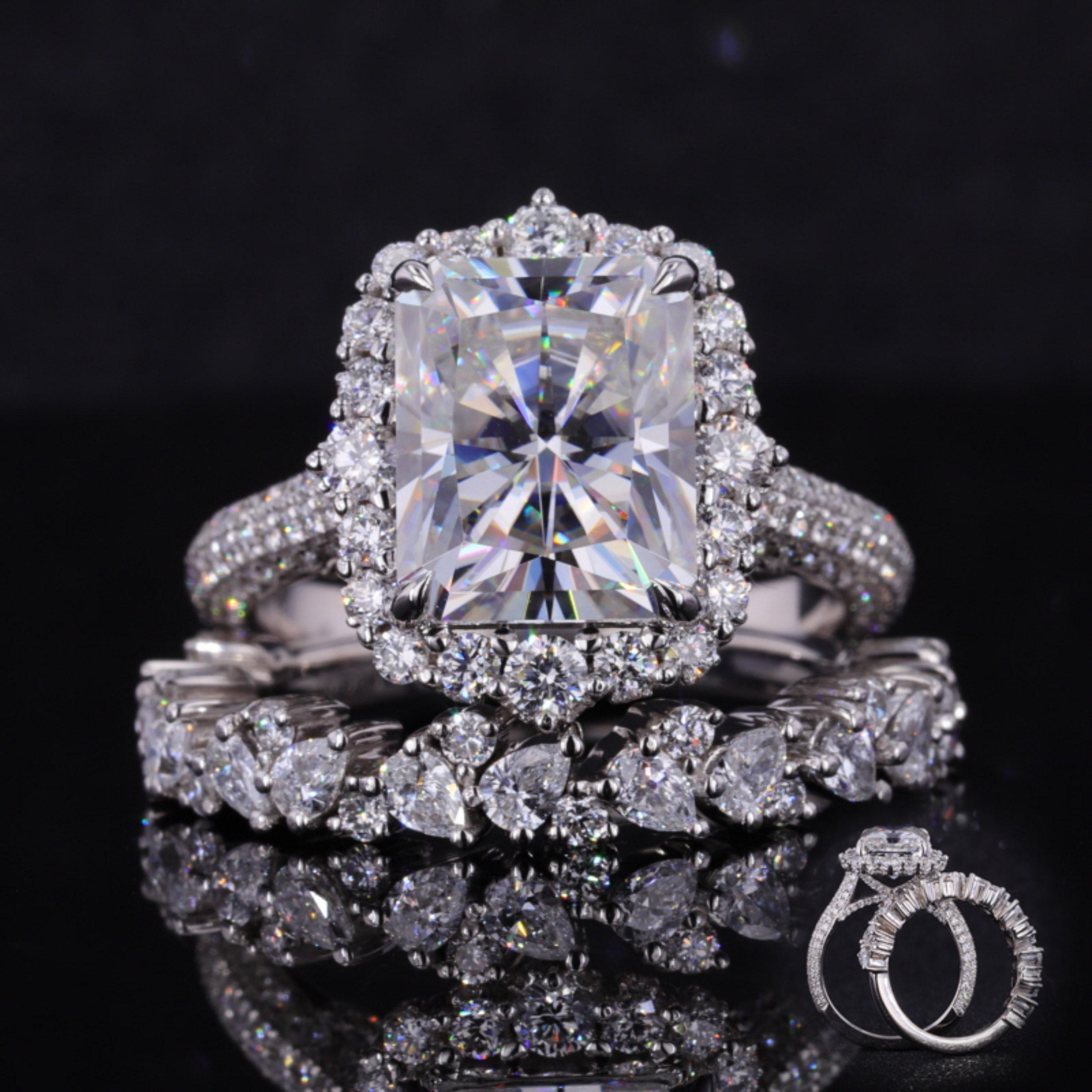 Im Angebot: Antiker Diamant-Verlobungsring, Set aus Diamant-Verlobungsring () 2
