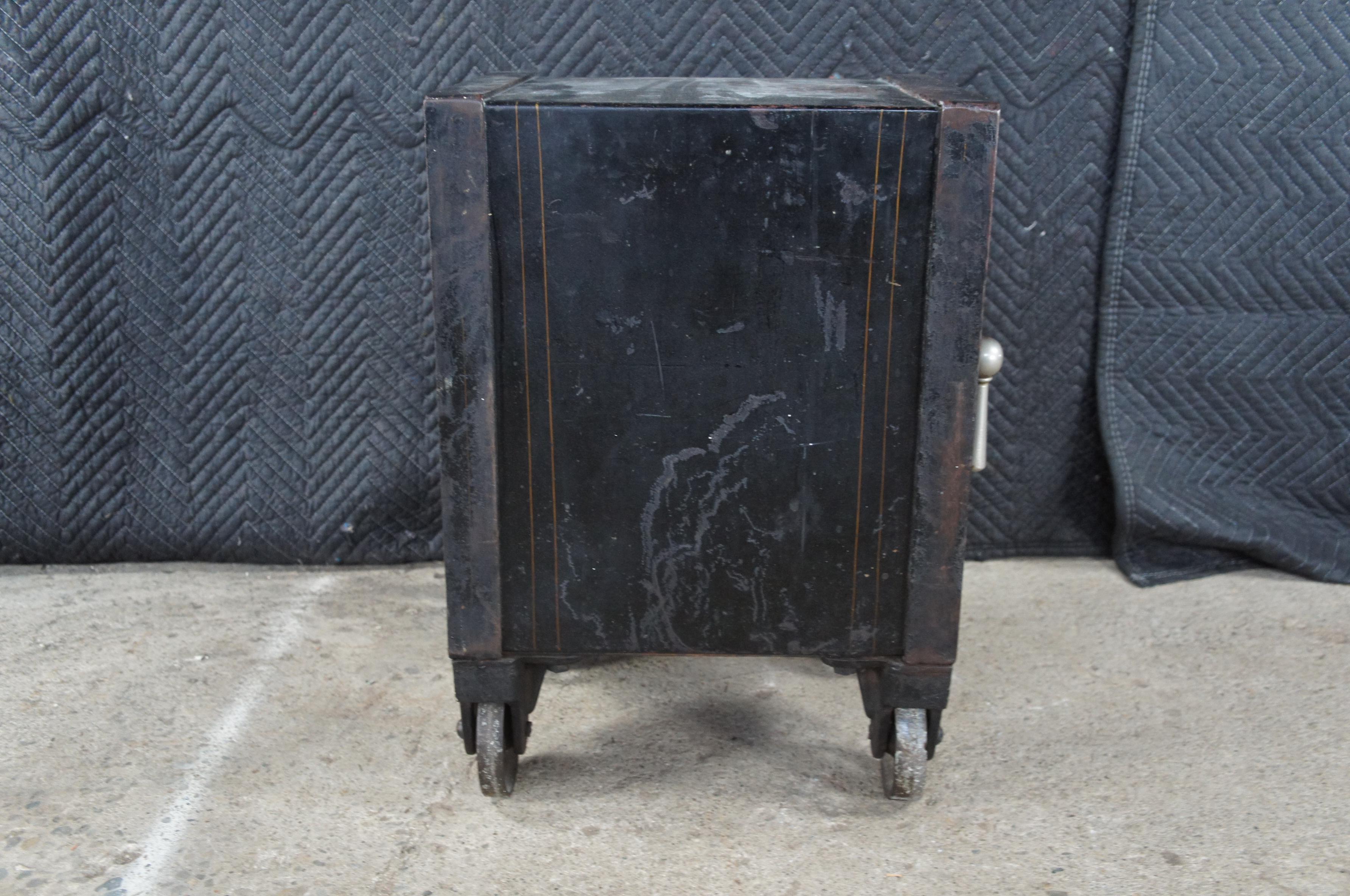 Antico Diebold Safe & Lock Company Piccola cassaforte da pavimento in ghisa funzionante Ohio 24