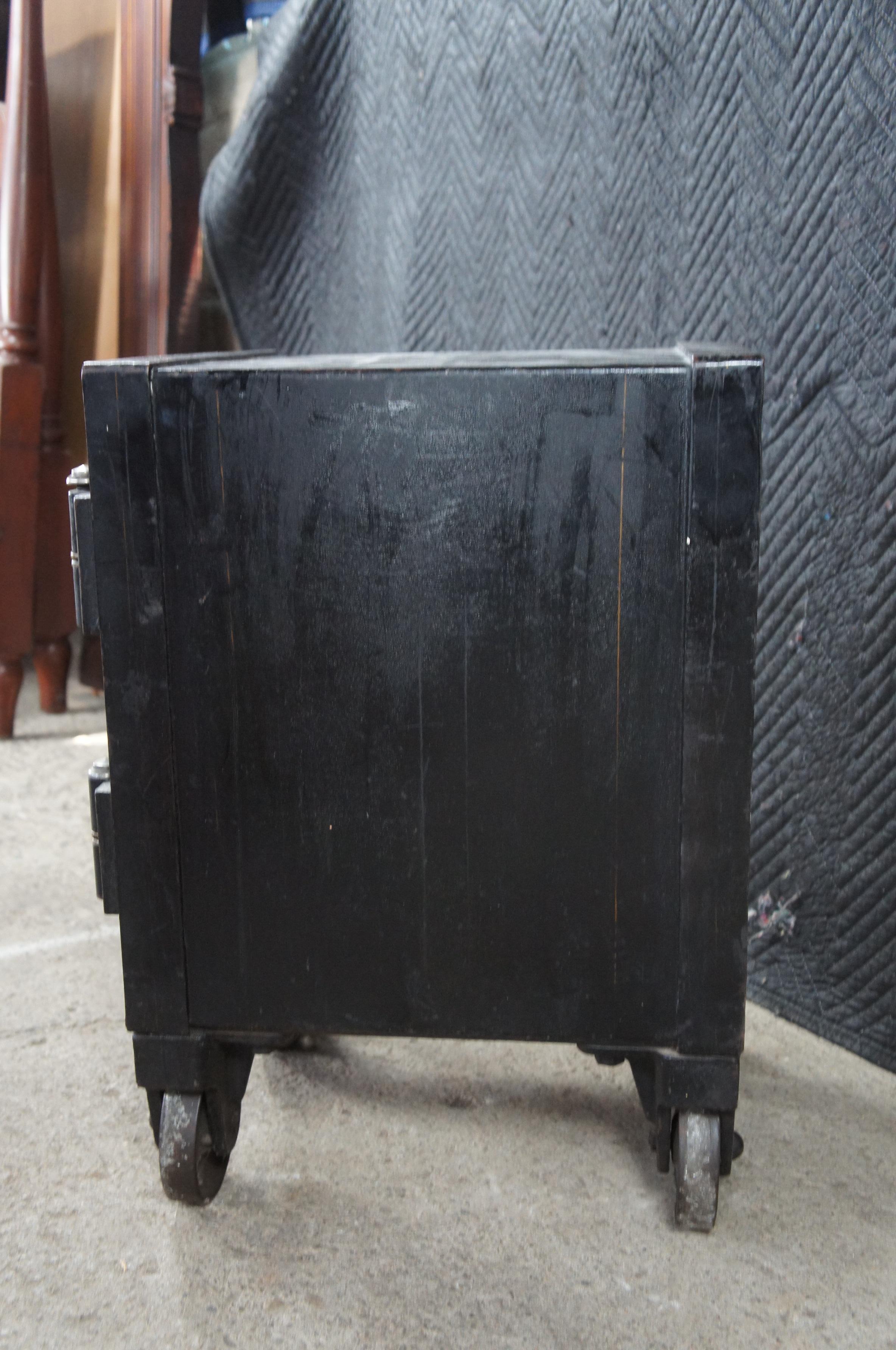 Antico Diebold Safe & Lock Company Piccola cassaforte da pavimento in ghisa funzionante Ohio 24