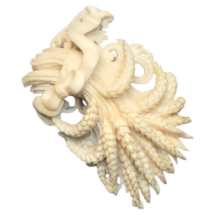 Broche ancienne Dieppe sculptée en forme de feuille de blé ivoire, vers 1840-1850