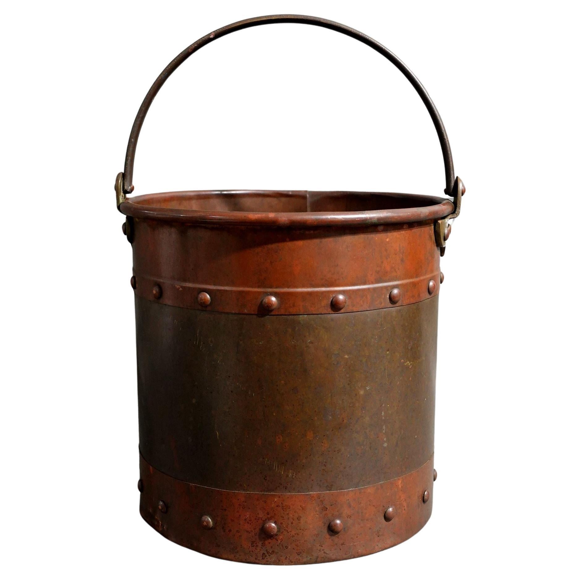 Antique Diminutif Copper and Brass Apple Bucket #1 (seau à pommes en cuivre et laiton)