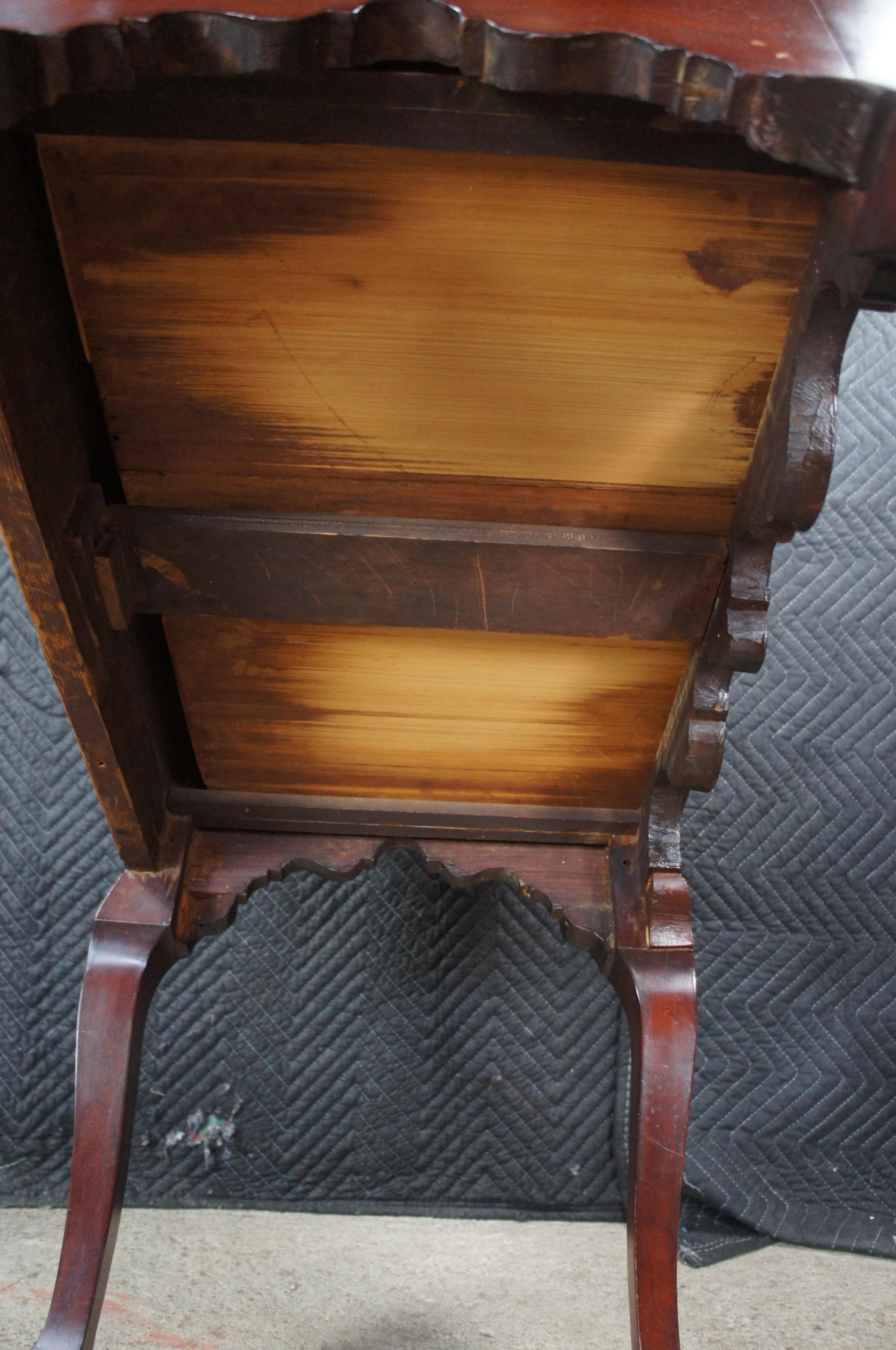 Antike Diminutive Queen Anne American Cherry Lowboy Kommode Konsole im Angebot 9