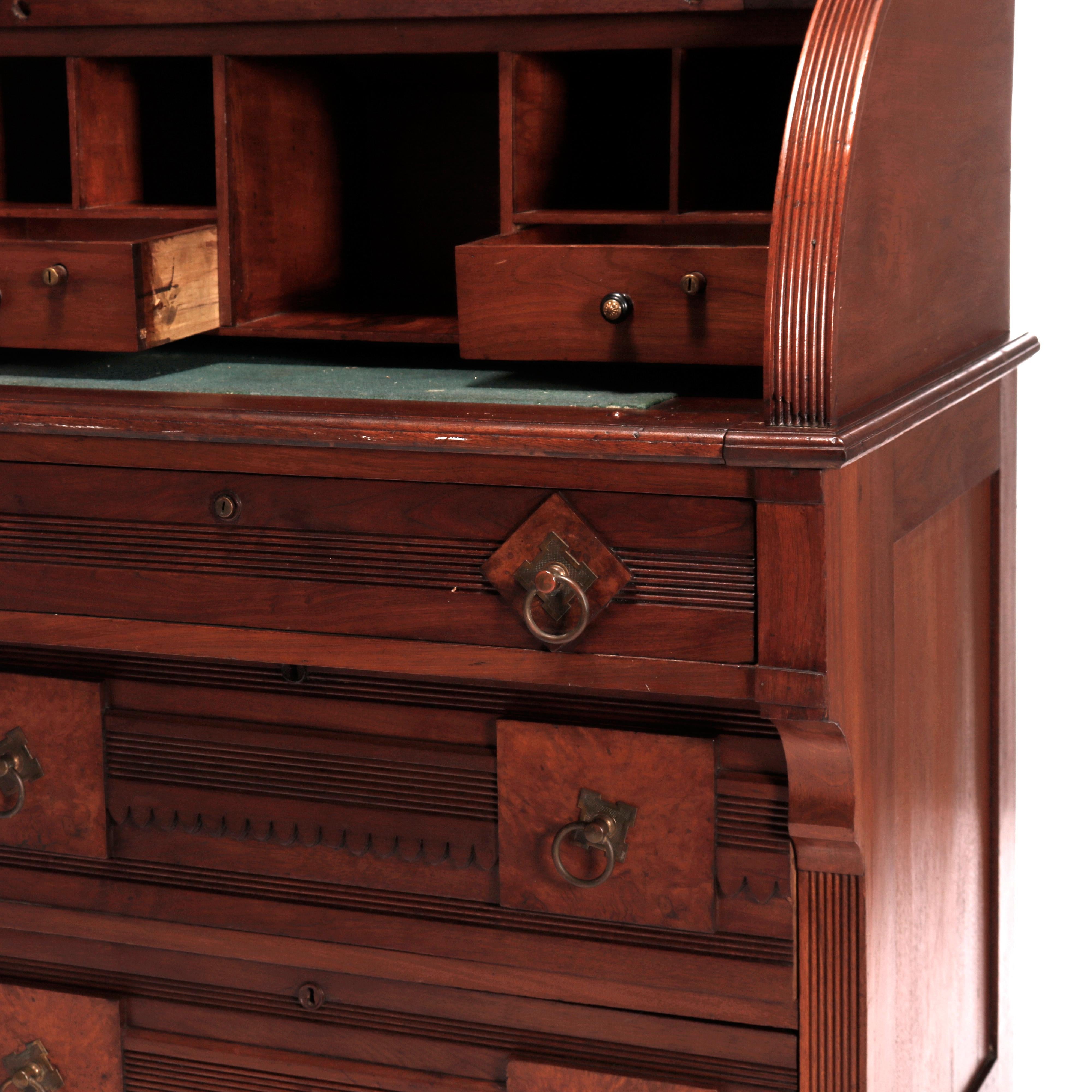 Noyer Secrétaire cylindrique ancien de style néo-Renaissance en noyer et broussin, vers 1880 en vente