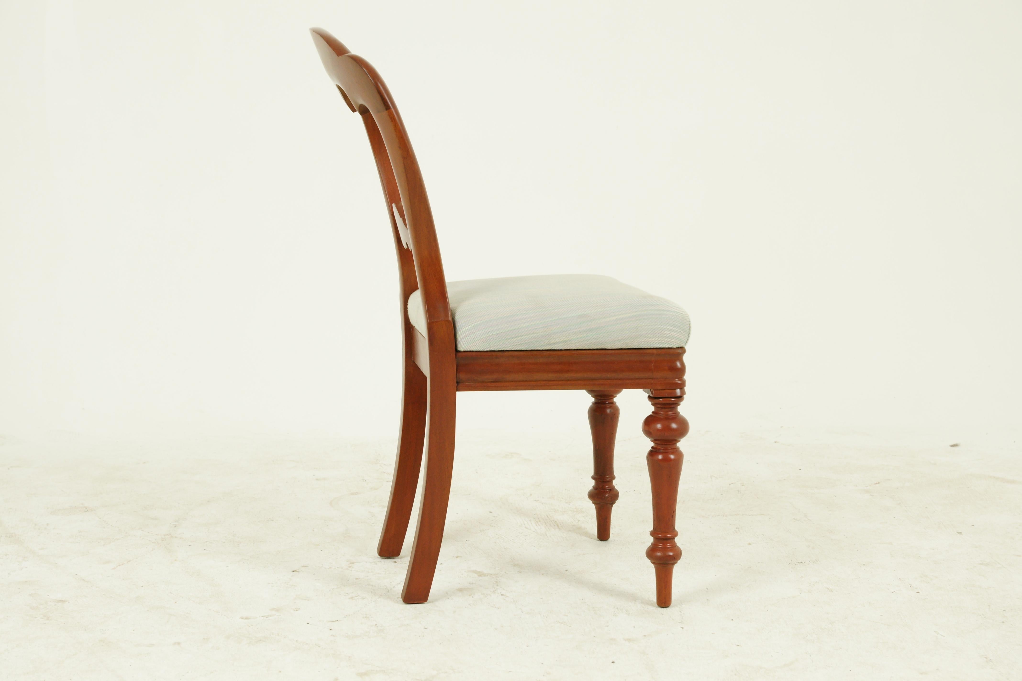 Antique Dining Chairs, Balloon Back Chairs, Walnut, Victorian, 1880, B1541 In Good Condition In Vancouver, BC
