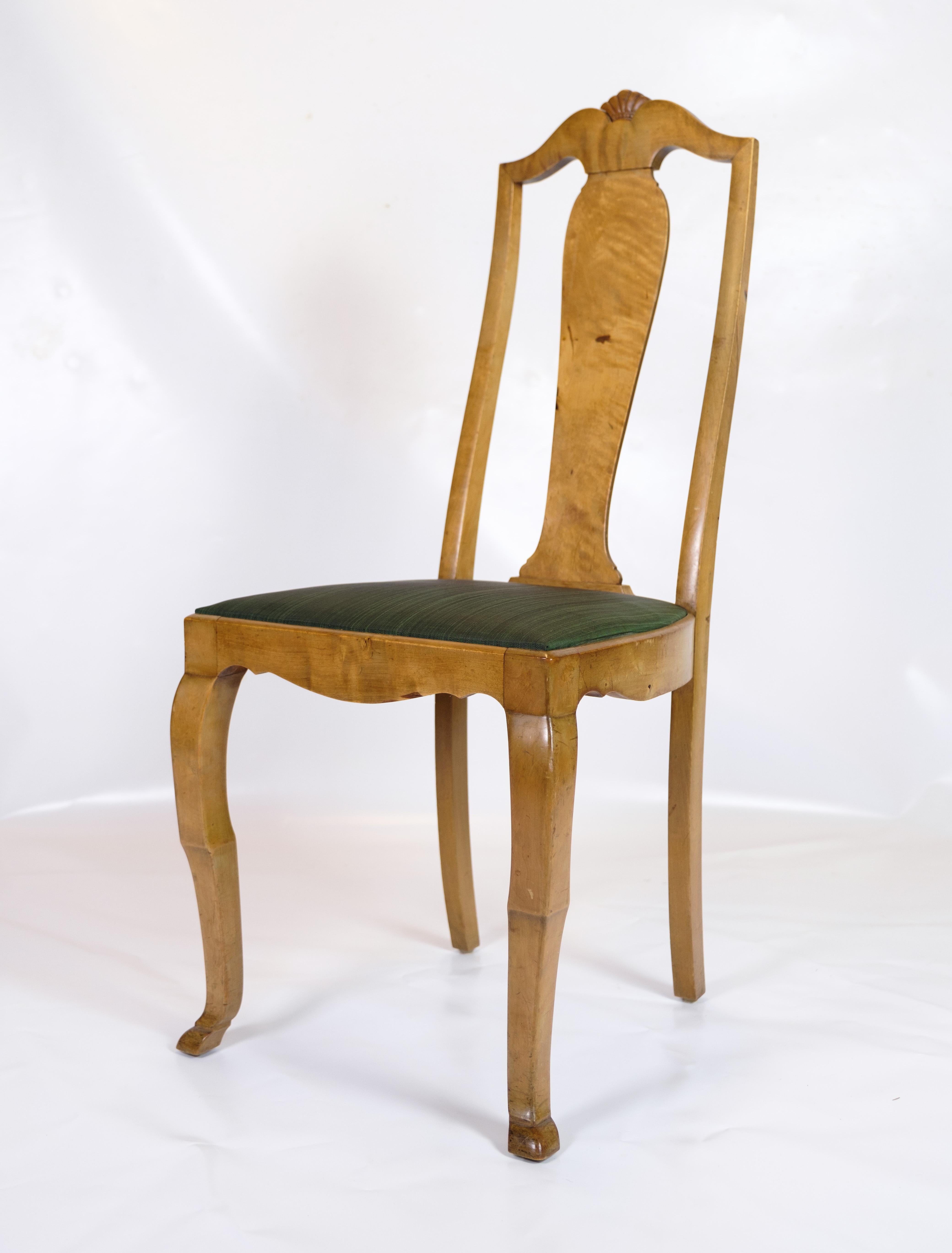 Chaises de salle à manger antiques en bois de bouleau clair avec tissu vert Rococo 1920 en vente 5