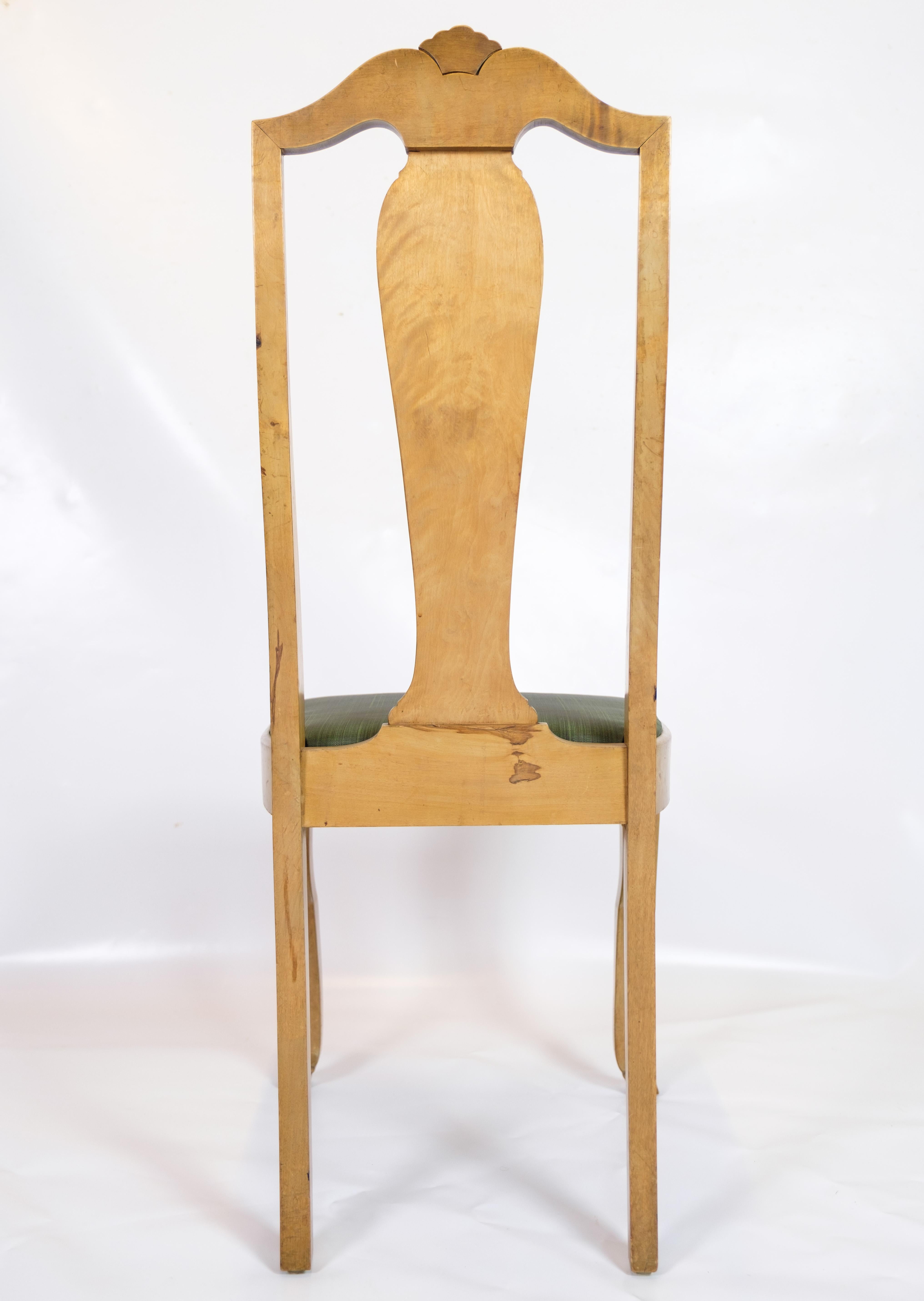 Chaises de salle à manger antiques en bois de bouleau clair avec tissu vert Rococo 1920 en vente 2