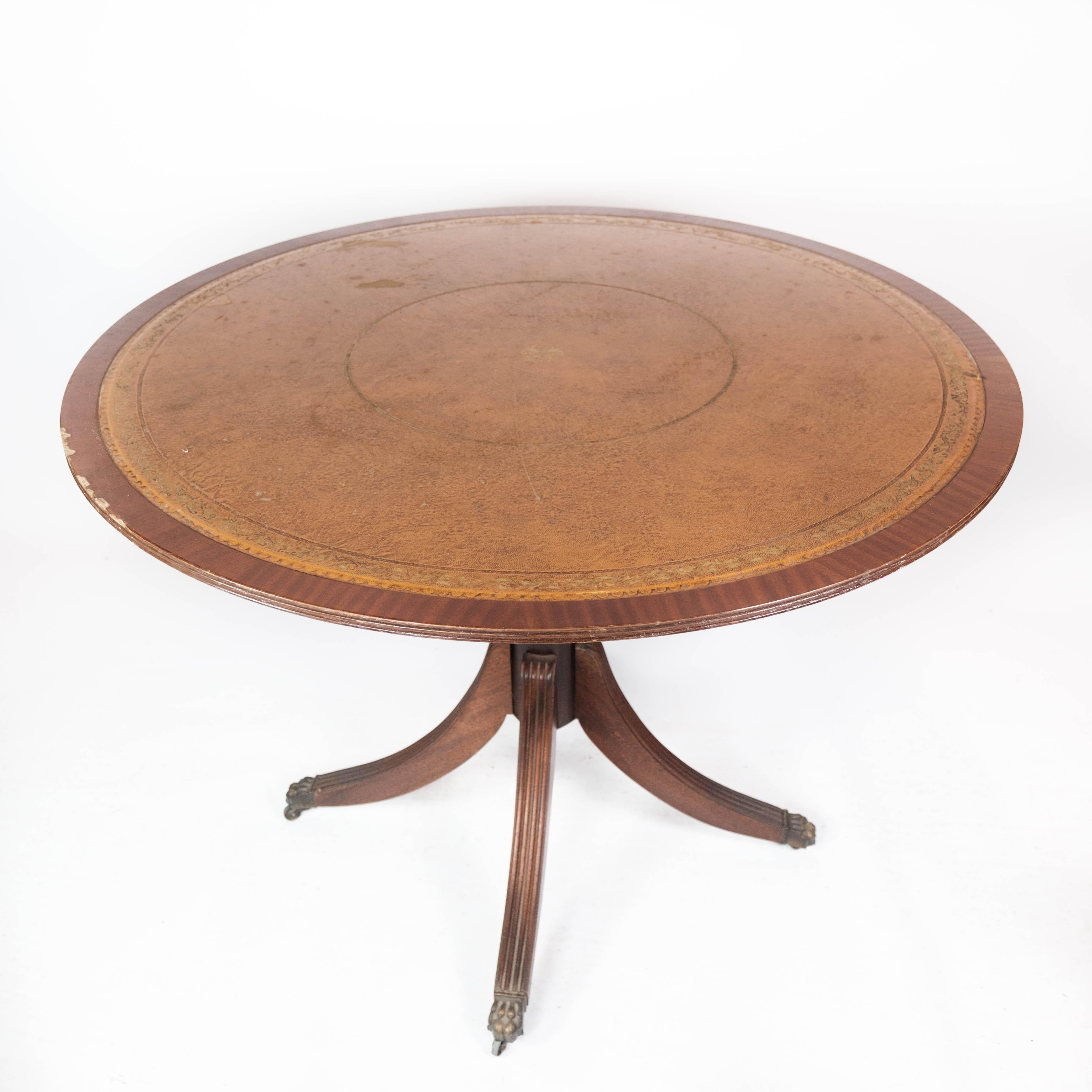 Table à manger ancienne en acajou avec incrustation de bois et de cuir, des années 1920.
