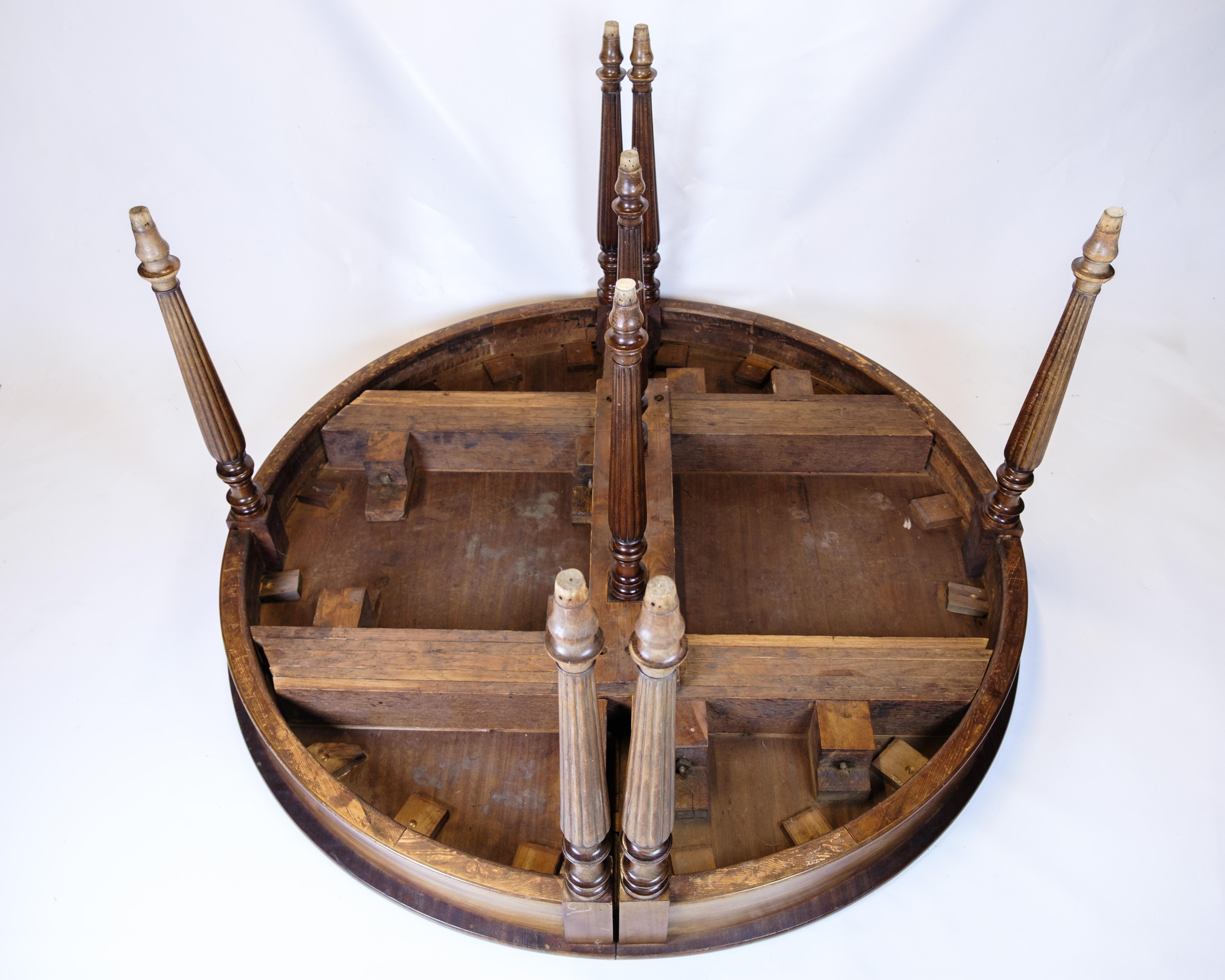 Mesa de comedor antigua de caoba de la década de 1840 en venta 3