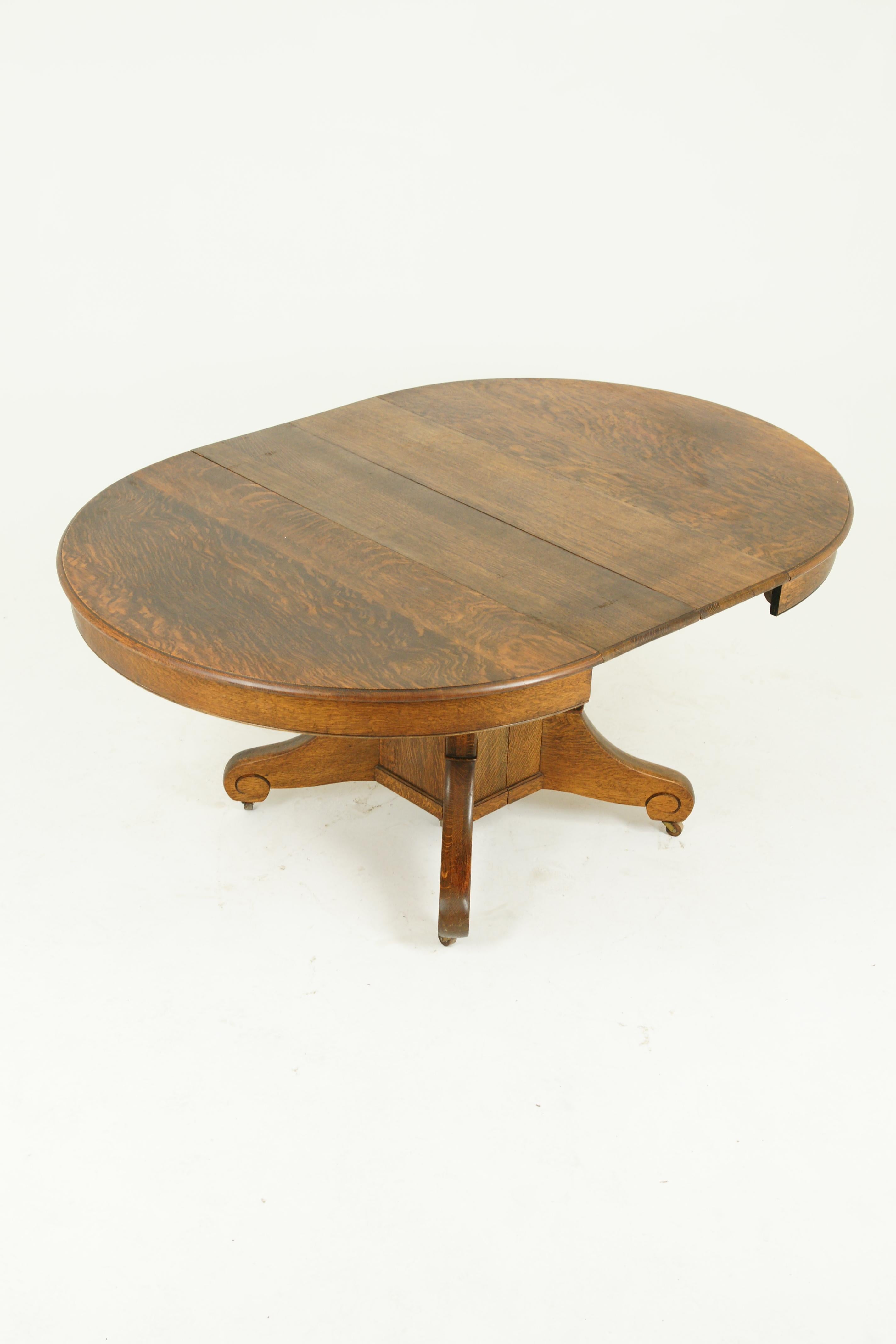 Antique Dining Table, Pedestal Table, Vintage Oak Table, Canada, 1900 In Good Condition In Vancouver, BC