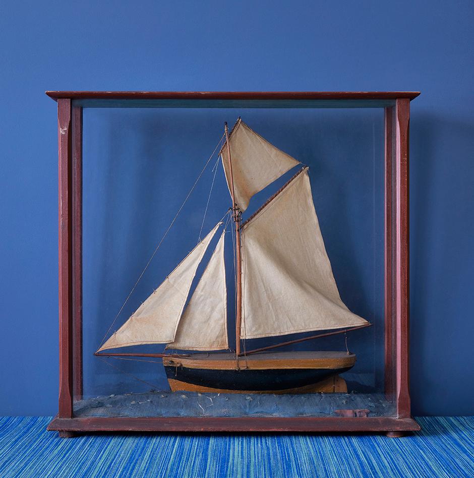 France, Vintage

Diorama of ship. 

Measures: H 66 x W 71 x D 21 cm.

 