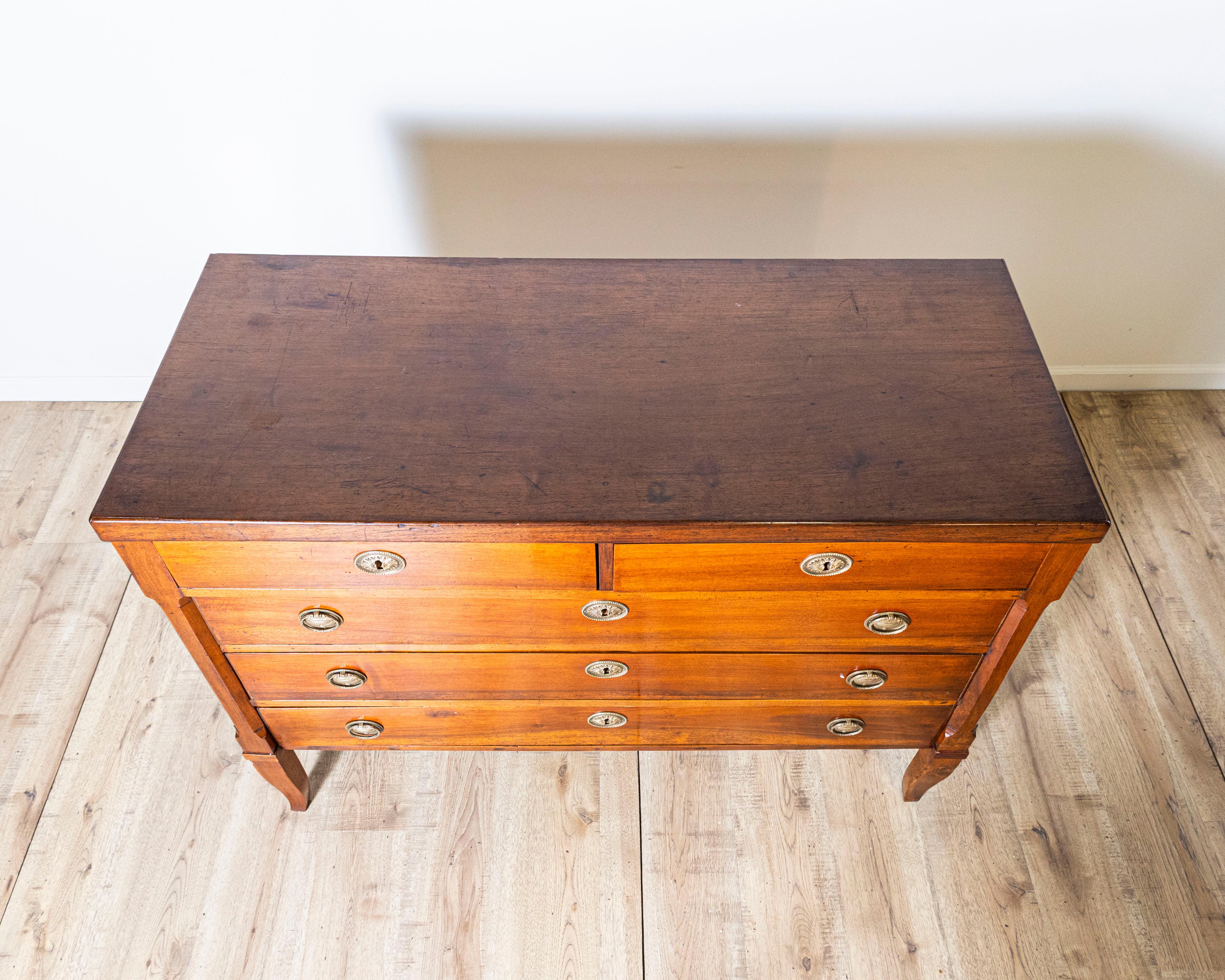 Commode ancienne d'époque Directoire en noyer - Italie 18ème siècle en vente 4