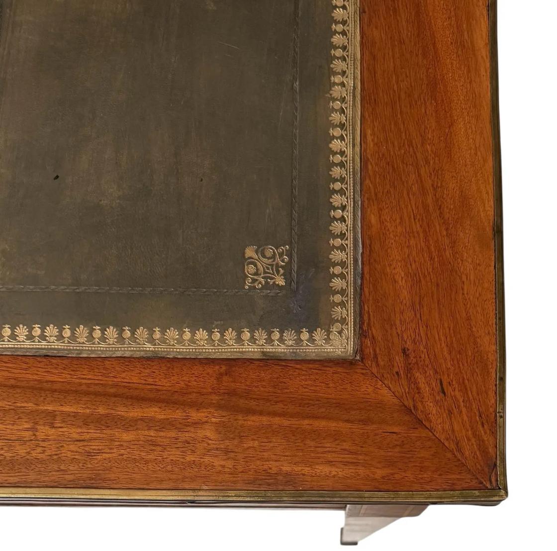 Antike Directoire Stil Bronze montiert Leder oben Schreibtisch Schreibtisch (19. Jahrhundert) im Angebot