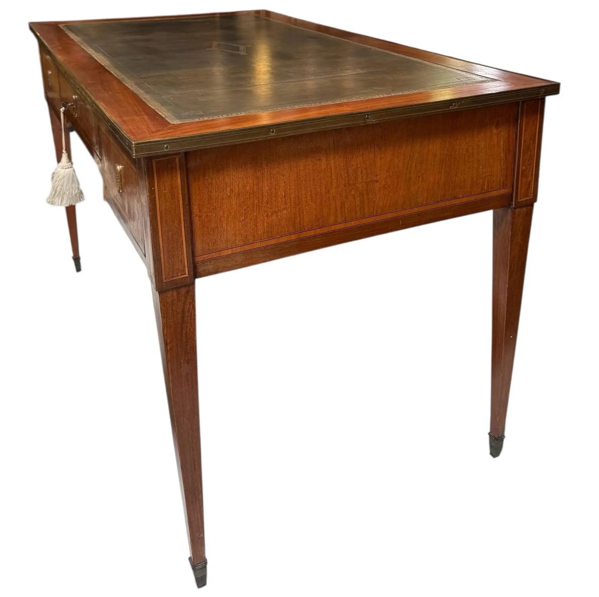 Antike Directoire Stil Bronze montiert Leder oben Schreibtisch Schreibtisch (Messing) im Angebot