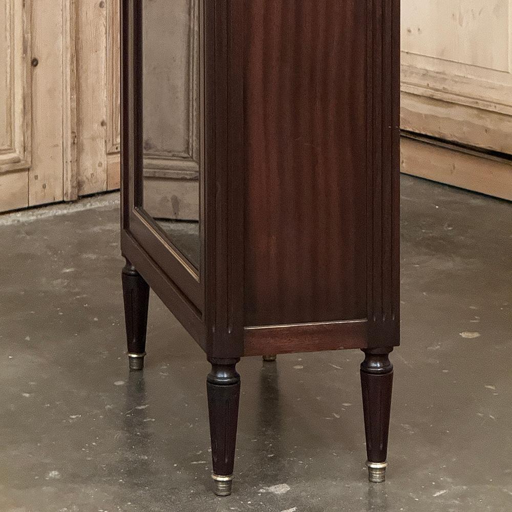 Antique Directoire Style Mahogany Petite Vitrine with Carrara Marble en vente 7