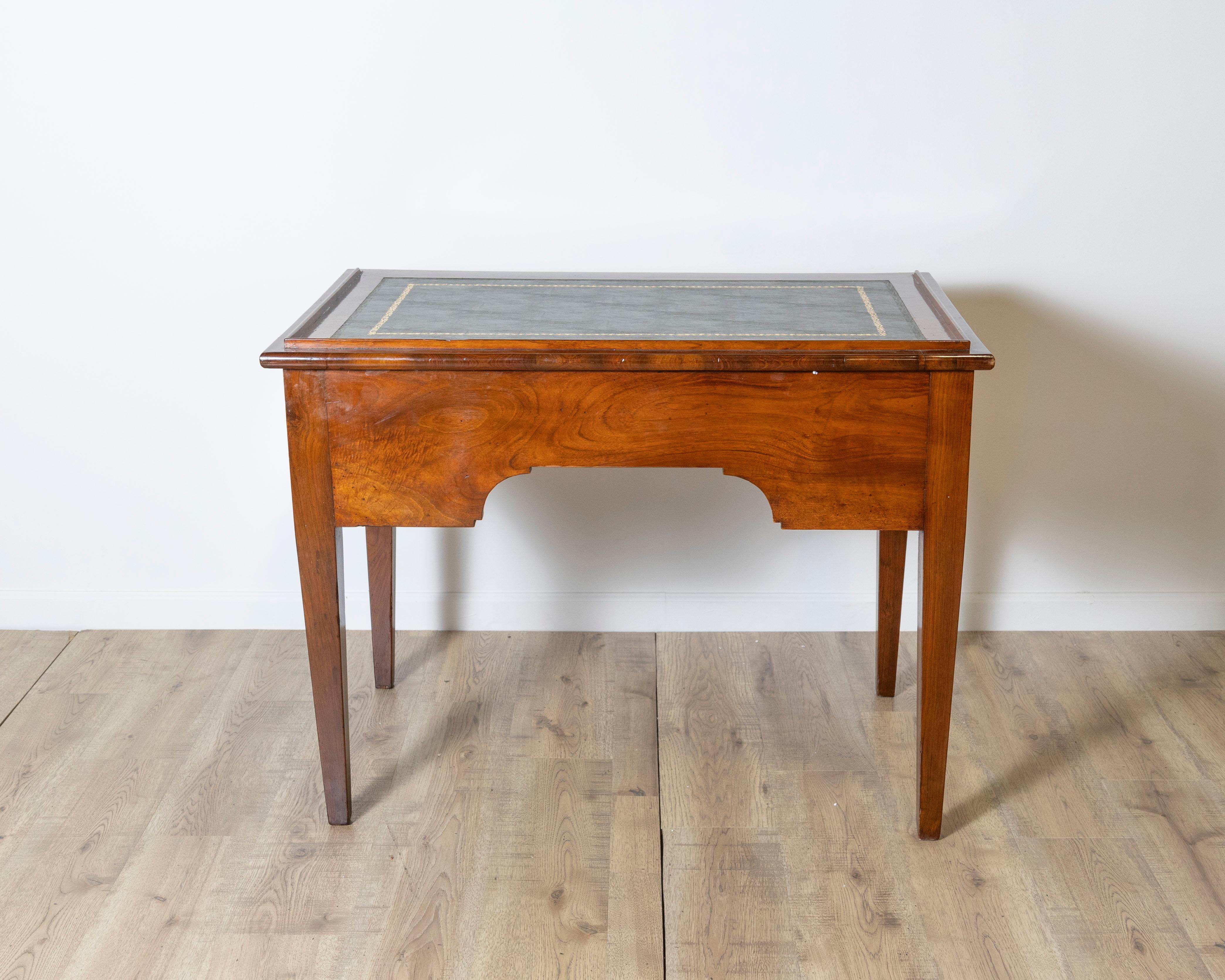 Antique Directoire Table Writing Desk In Walnut - Italy 19th For Sale 4