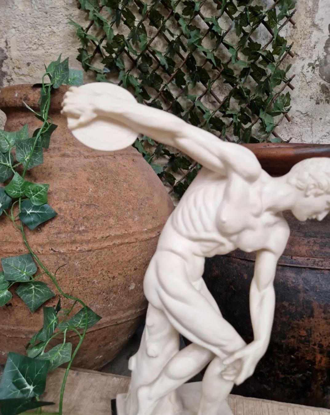 Antica scultura Diskobolos in alabastro e marmo in vendita 3