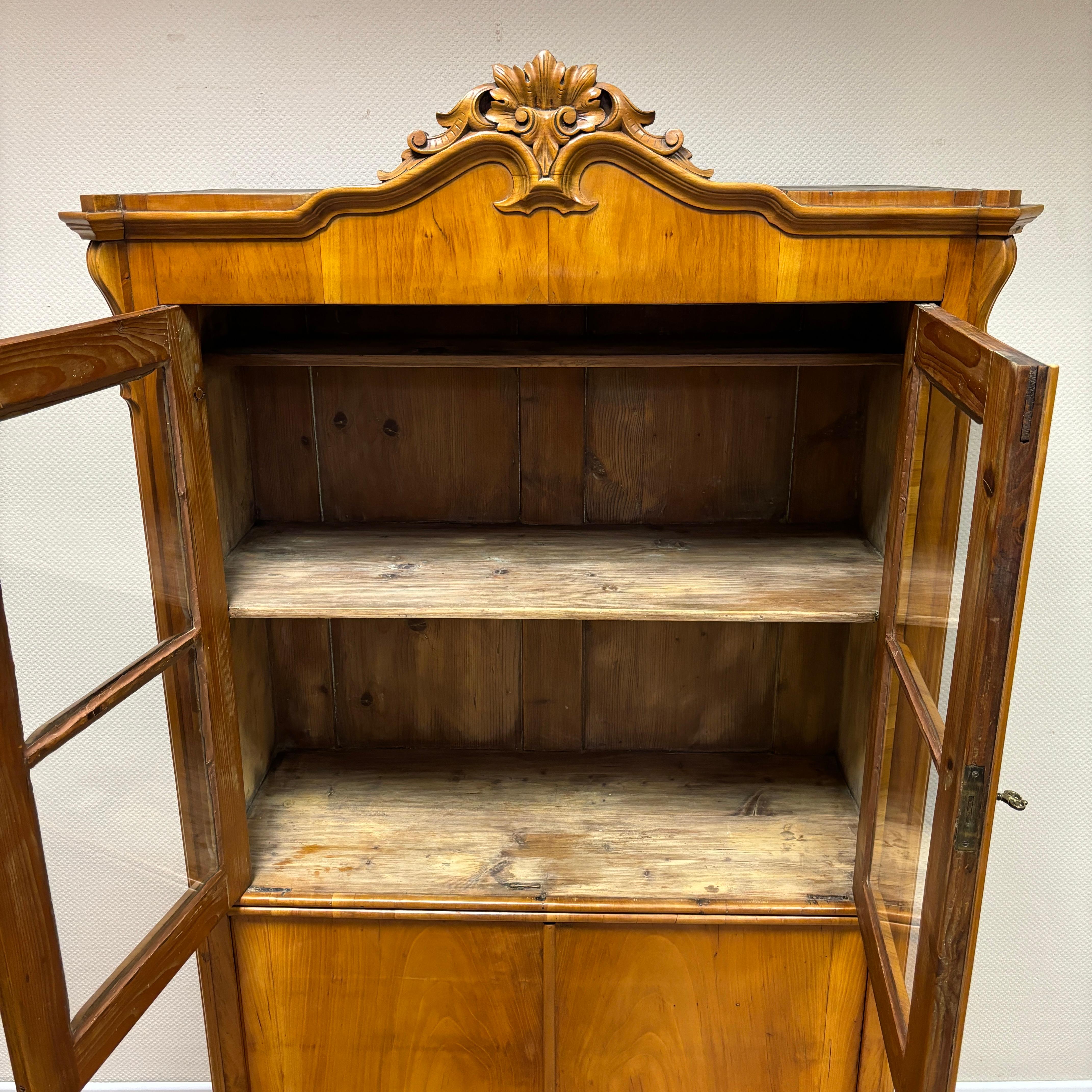 Vetrina antica  Wood Wood  Louis Philippe 1830  pannelli di pretzel in vendita 6