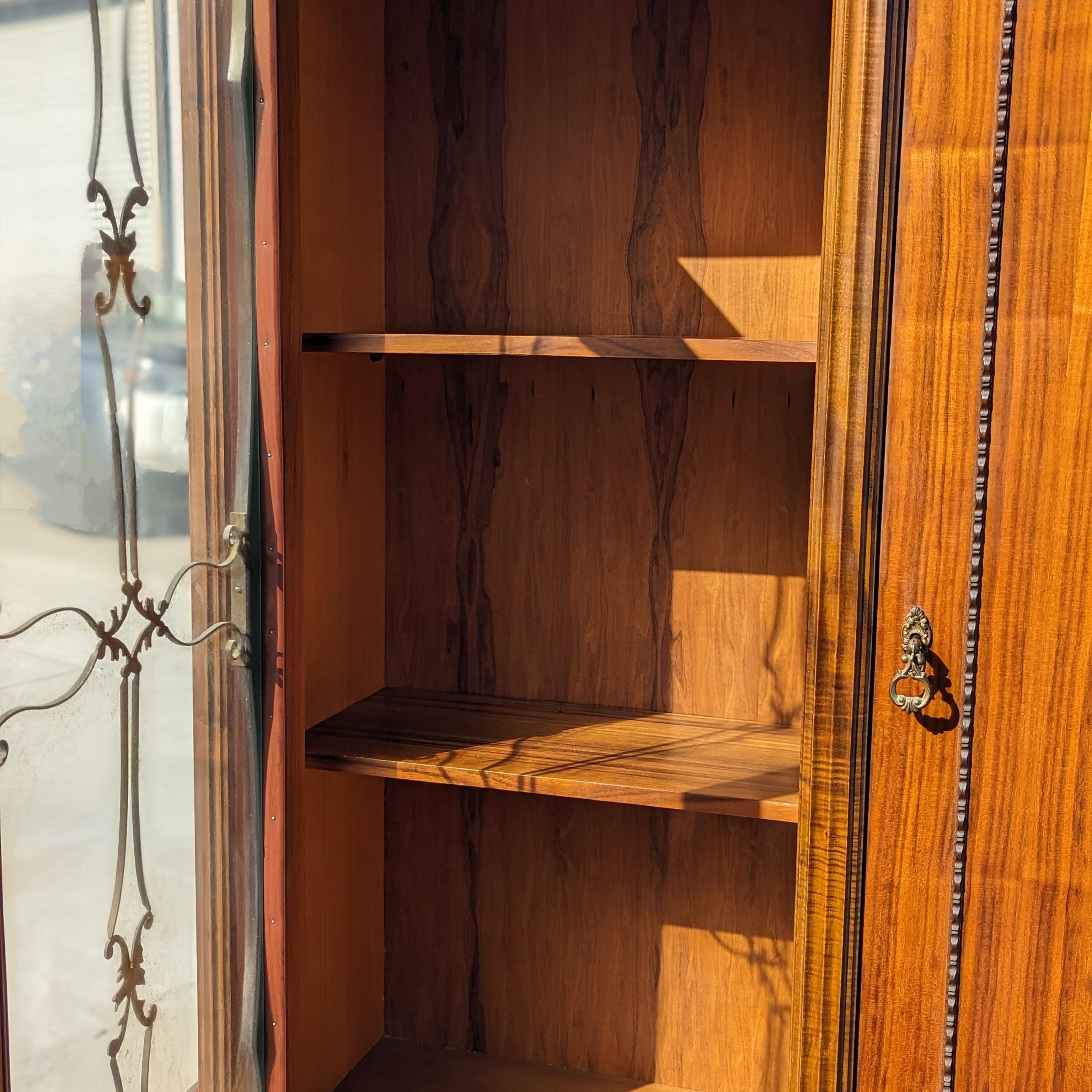 Vitrina Antigua, Armario Buffet para China, Patas de Madera Torneadas, Cristal en venta 11