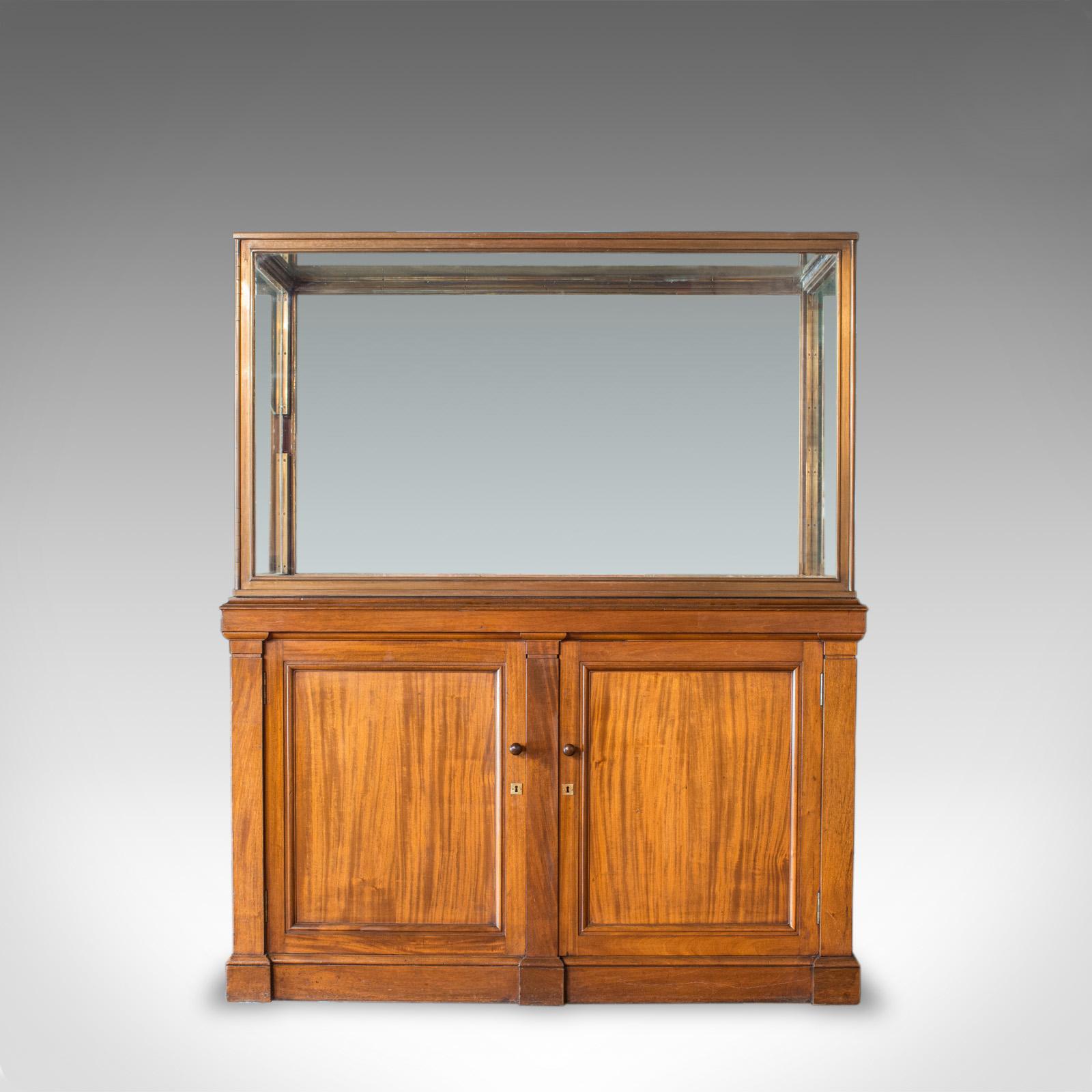 museum display cabinet