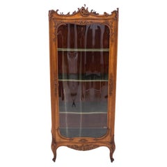 Vitrine ancienne, France, vers 1890.
