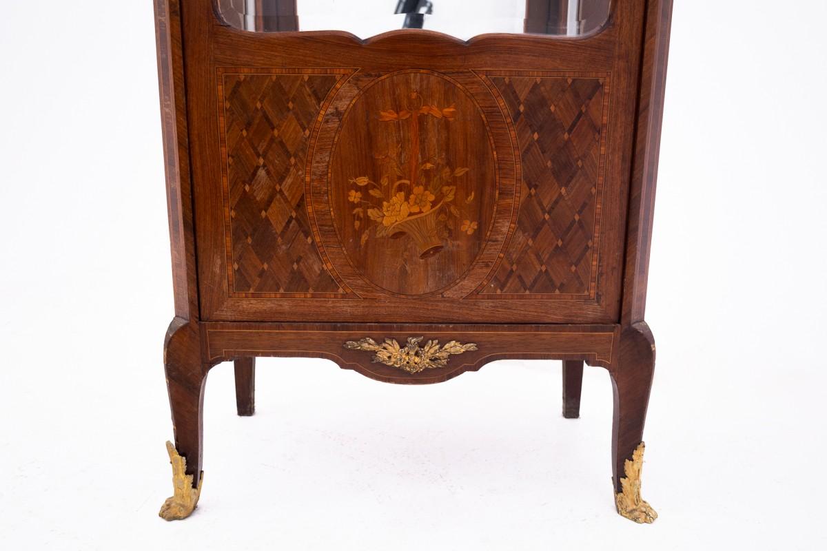 Walnut Antique display cabinet from the late 19th century, France. For Sale