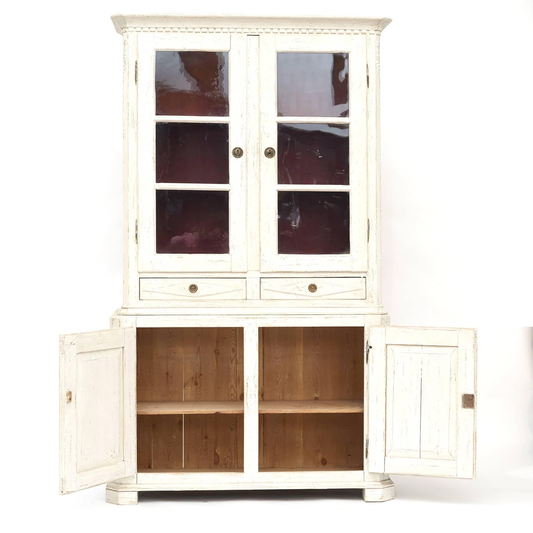 Antique Display Cabinet, Gustavian Style, Sweden, C. 1840 In Good Condition For Sale In Kastrup, DK
