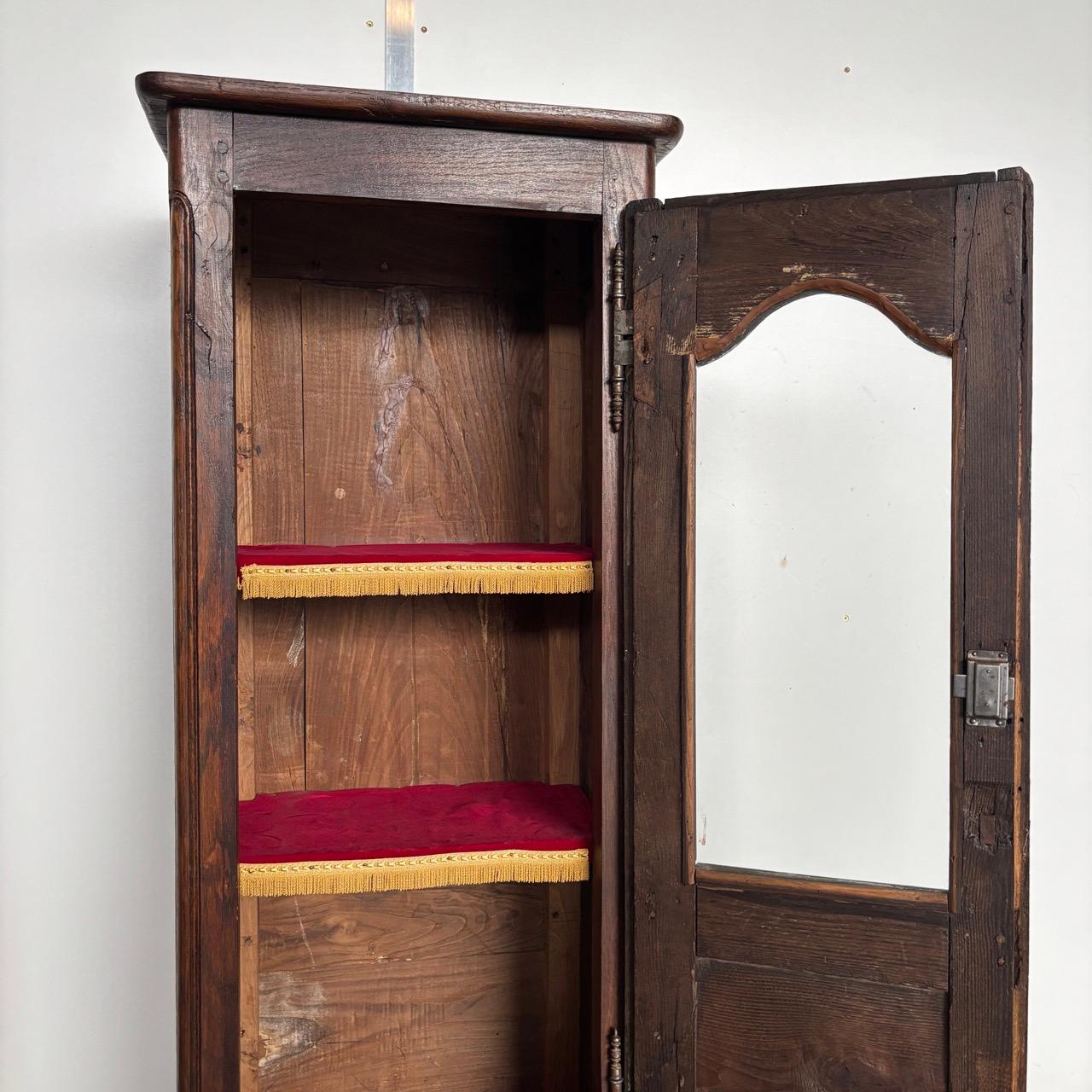Vitrine ancienne  Lorraine vers 1780  Provençal  Chêne massif en vente 5