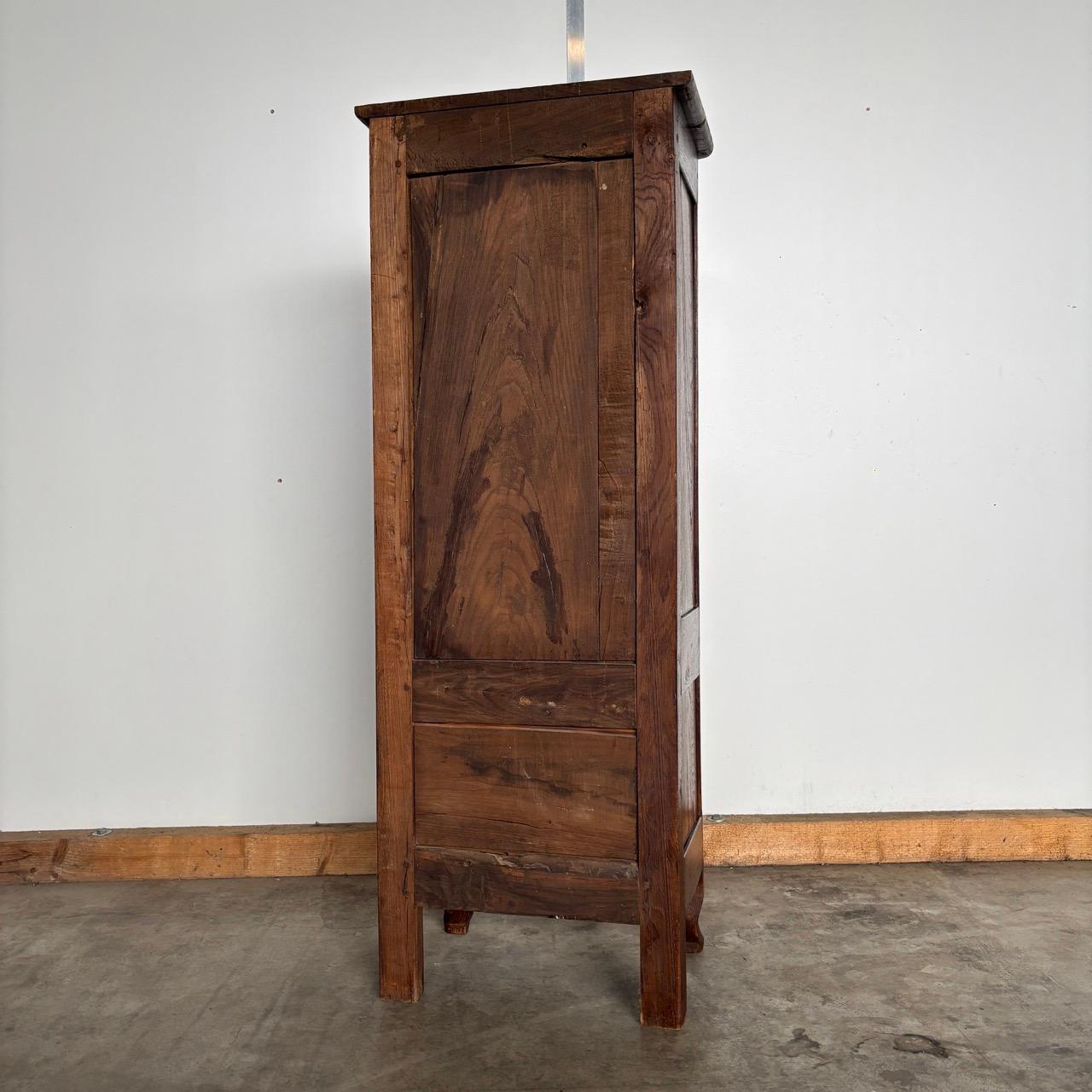 Vitrine ancienne  Lorraine vers 1780  Provençal  Chêne massif en vente 6