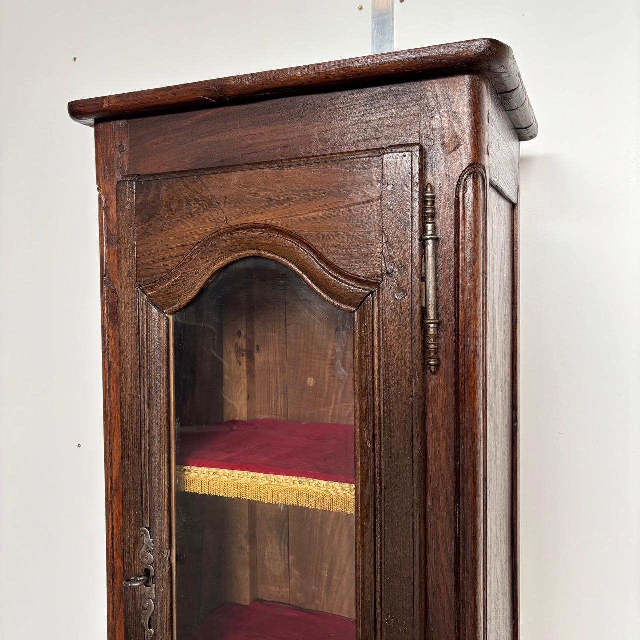 Français Vitrine ancienne  Lorraine vers 1780  Provençal  Chêne massif en vente