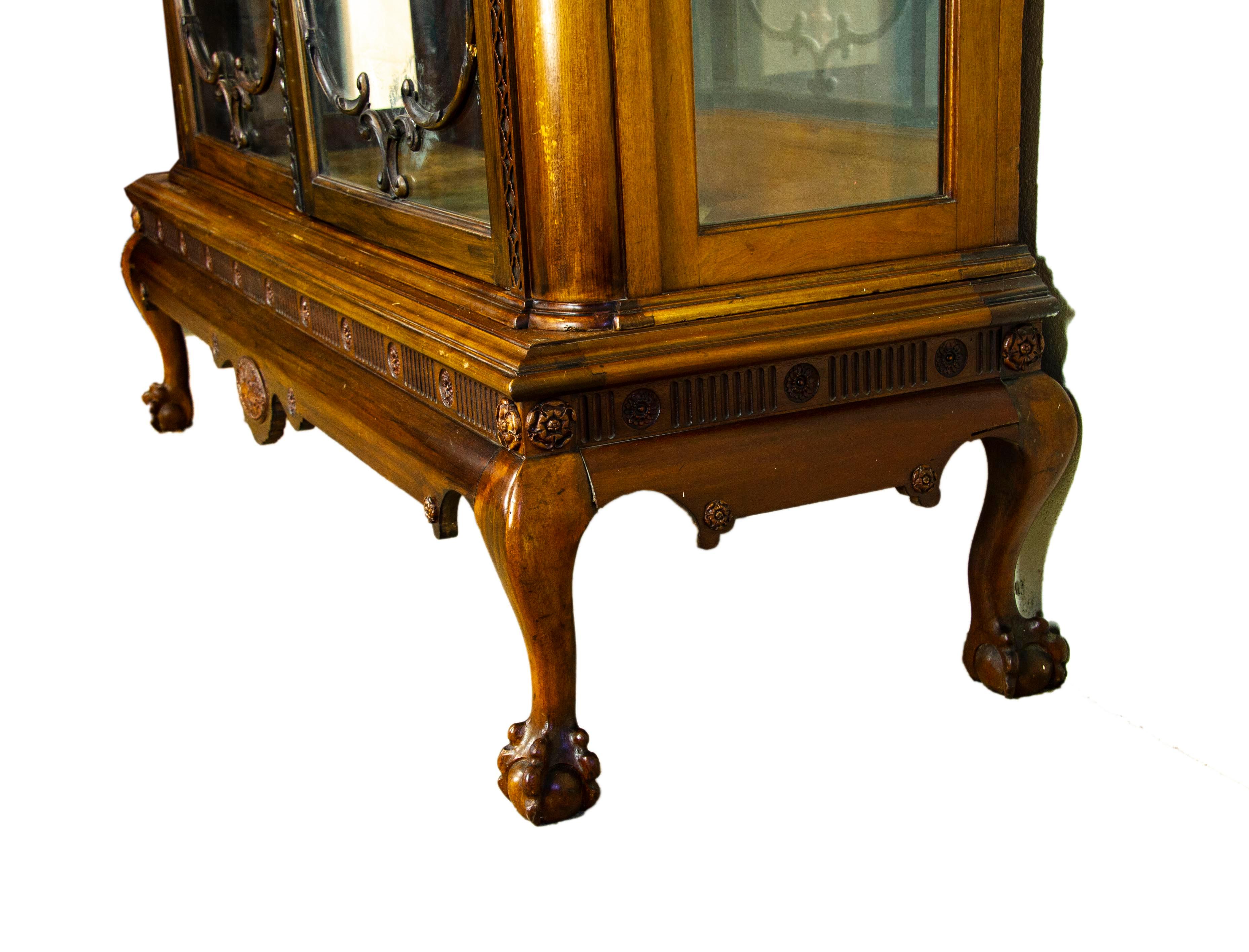 Antique Display Cabinet, Walnut Display, China Cabinet, Scotland 1920, H042 In Good Condition In Vancouver, BC