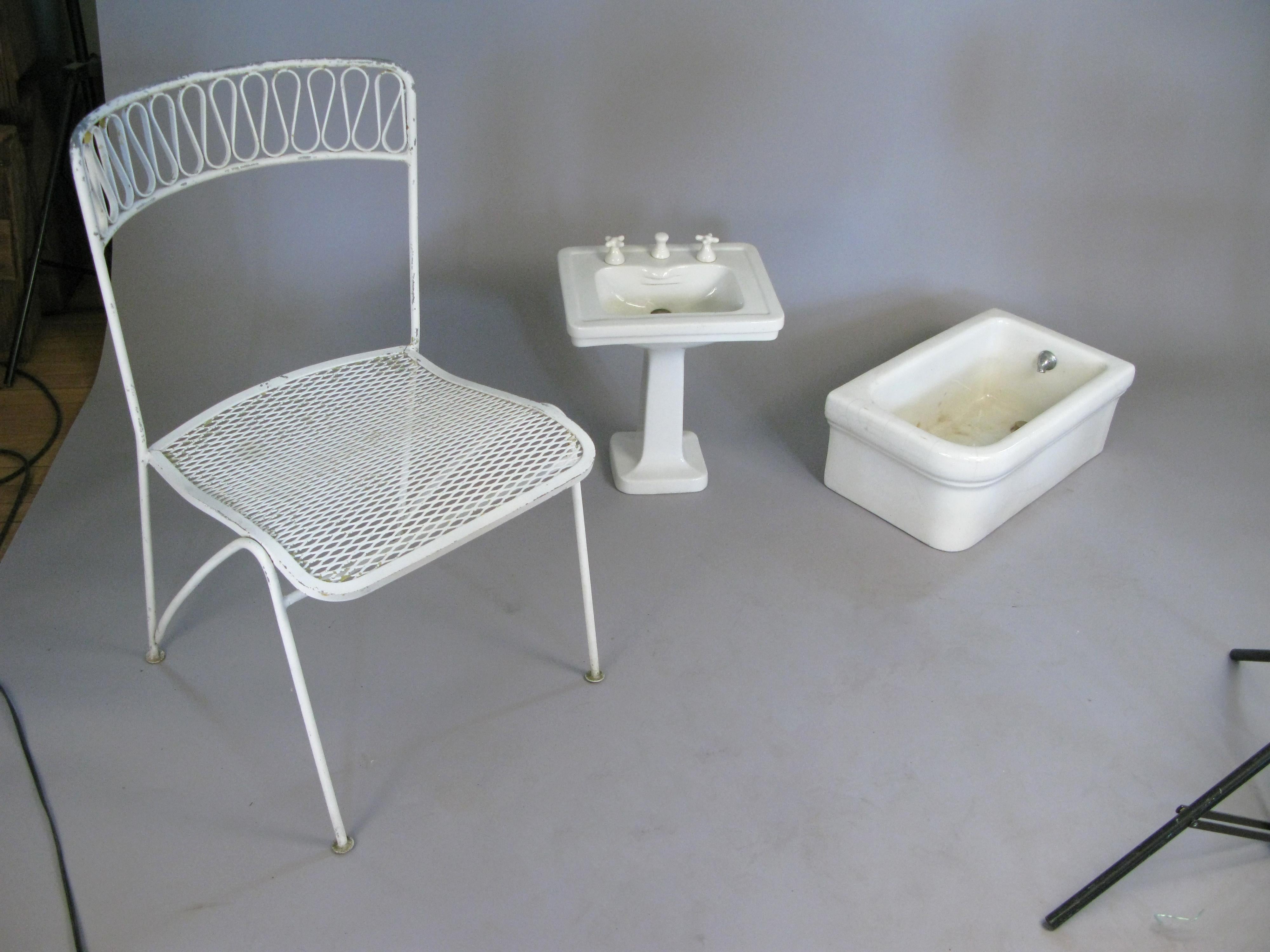 Antique Display Models of Pedestal Sink and Soaking Tub 1