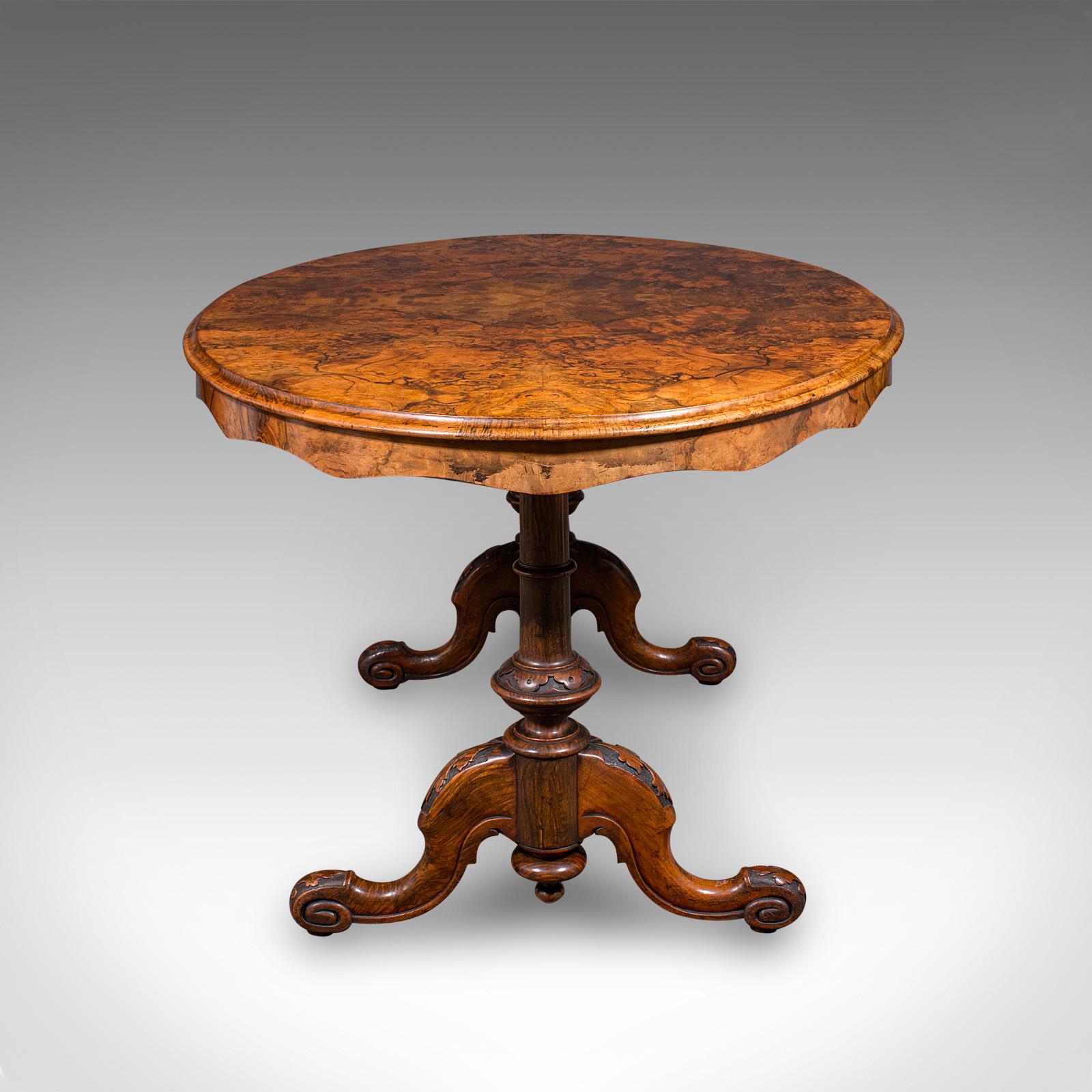 Début de l'époque victorienne Table d'exposition ancienne, anglaise, ronce de noyer, 4 places, ovale, centrale, victorienne en vente