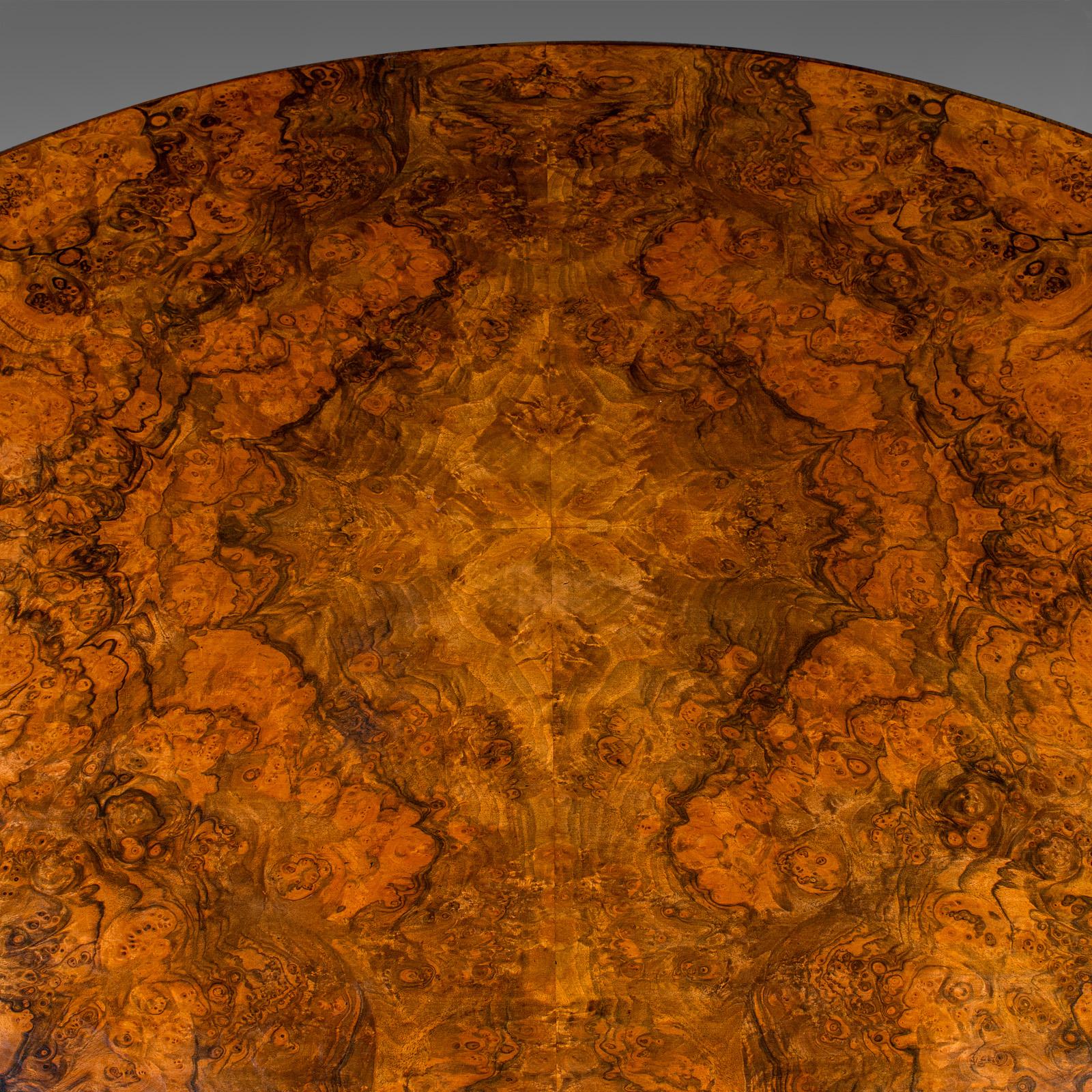 Table d'exposition ancienne, anglaise, ronce de noyer, 4 places, ovale, centrale, victorienne en vente 2