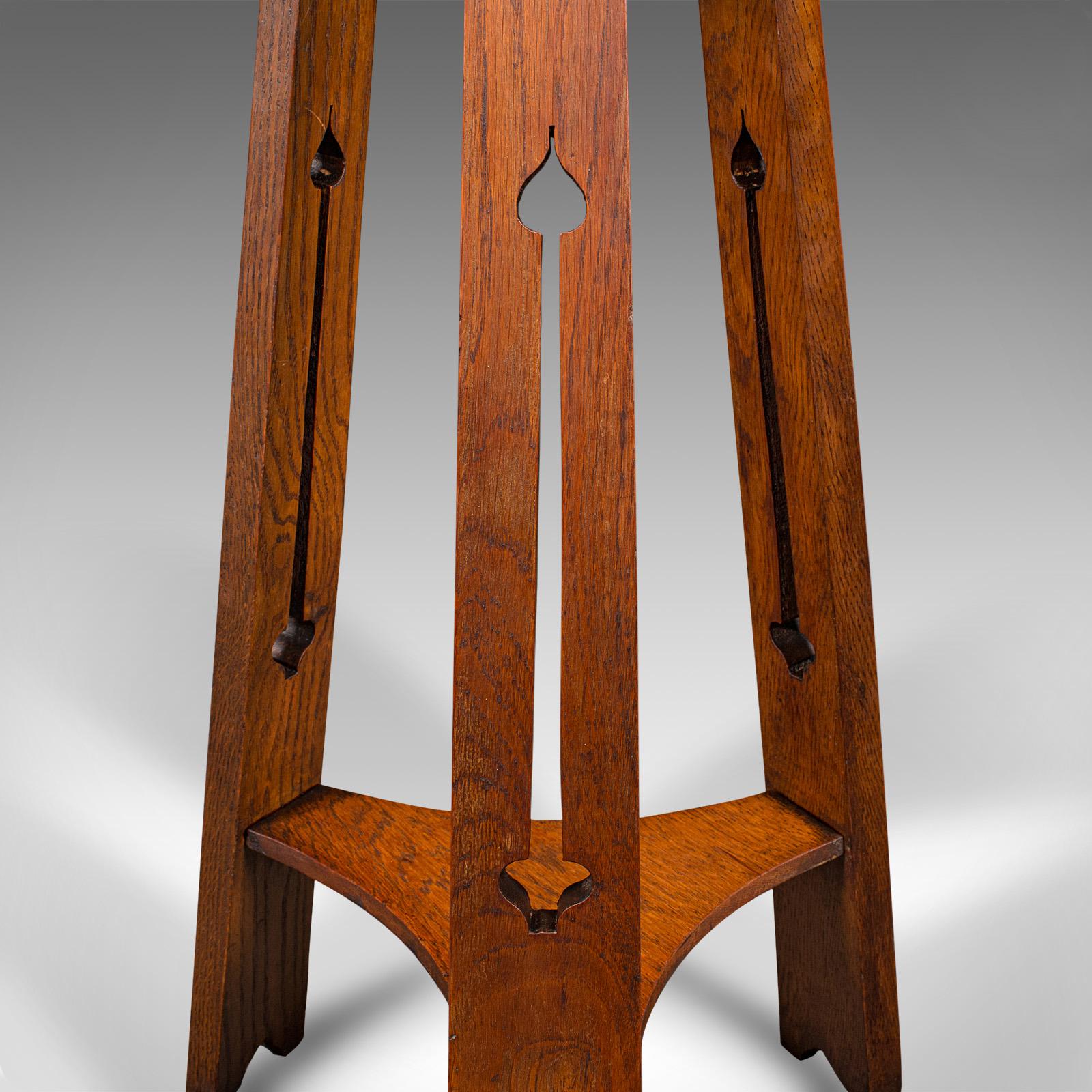 Mesa Expositora Antigua, Inglesa, Stand, After Liberty, Arts & Crafts, Victoriana Roble en venta