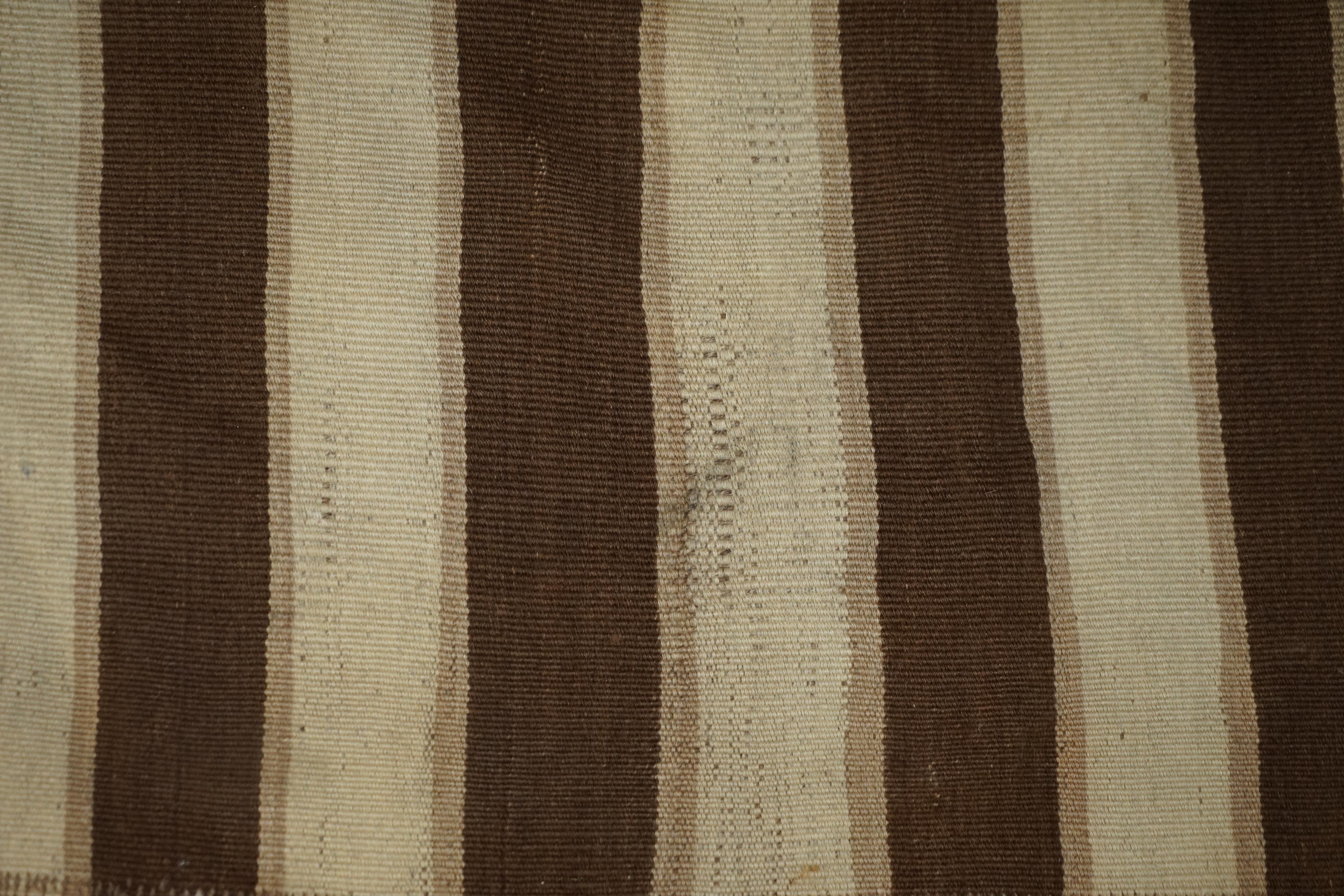 Antique Distressed 1880 Huge Handwoven American Indian Carpet Rug For Sale 8