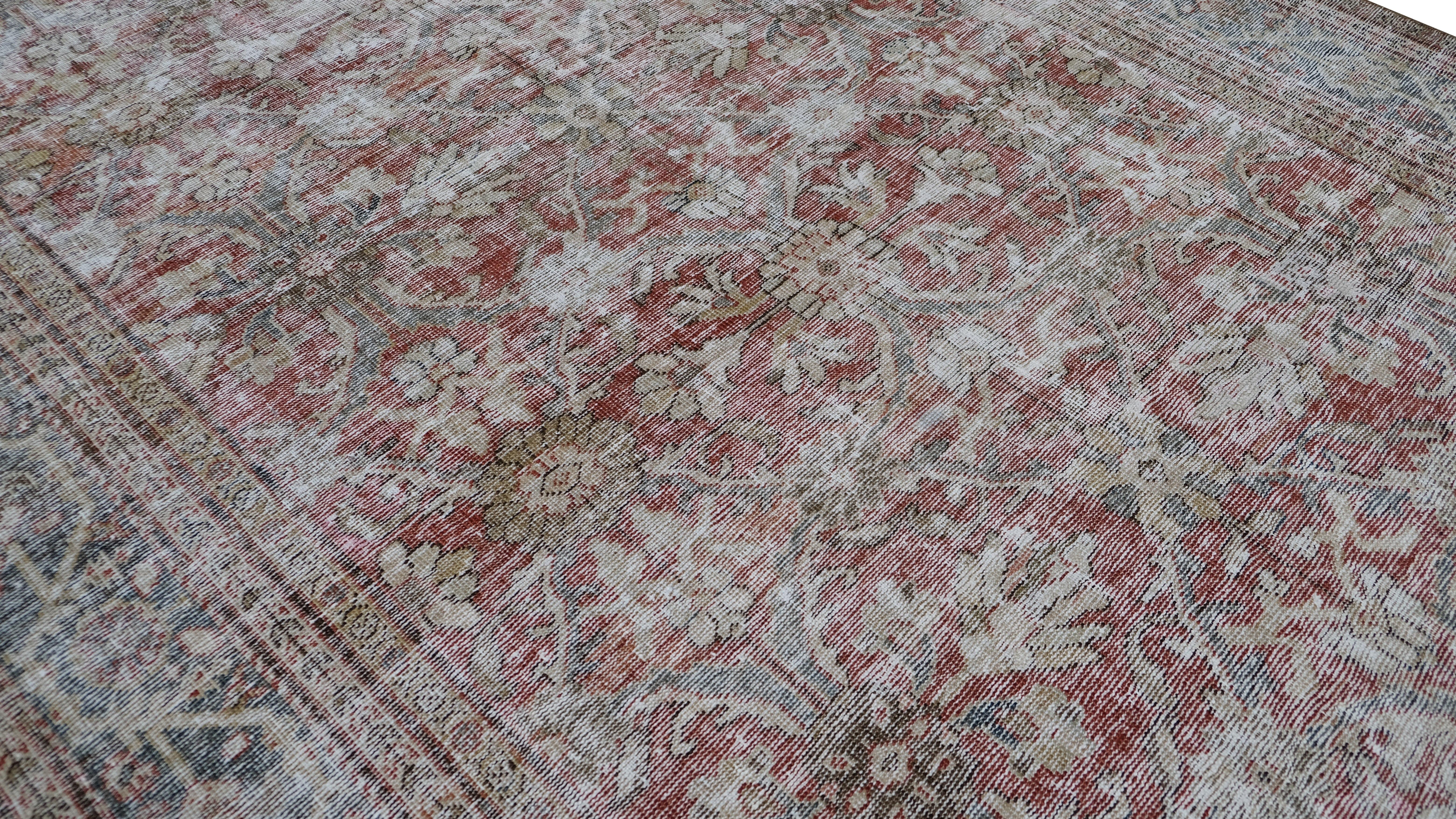 Annodato a mano Tappeto in lana Mahal blu e rosso antico e invecchiato 8'1''x12' in vendita