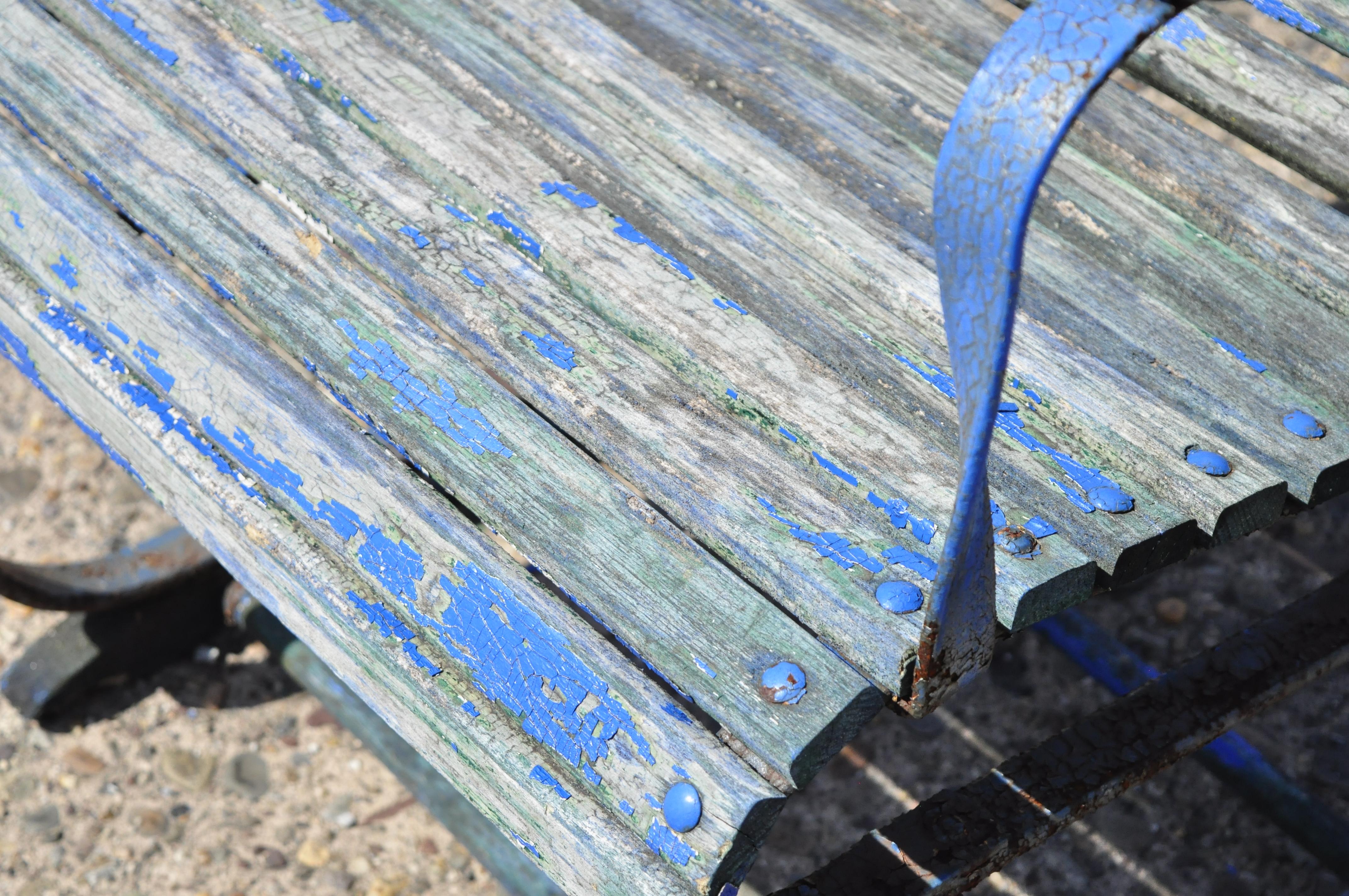 Antique Distressed Blue Paint Wood Slat Wrought Iron Patio Garden Bouncer Chair In Good Condition In Philadelphia, PA