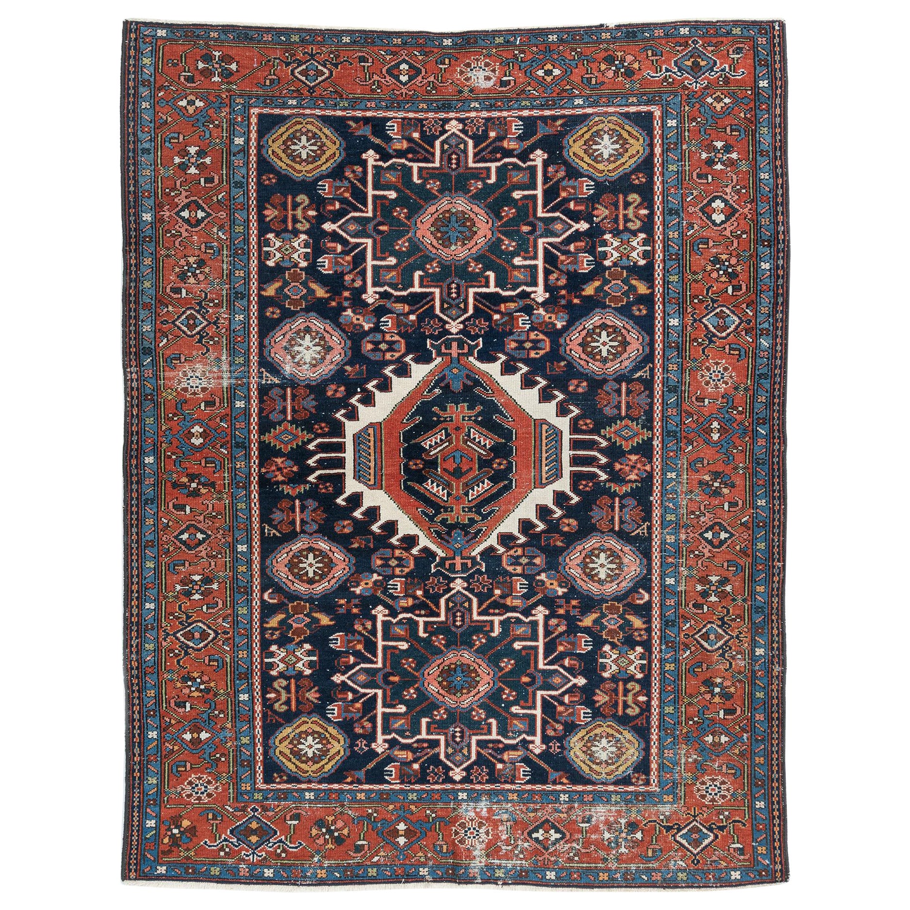 Antiker roter persischer Heriz-Teppich im Used-Look aus Ziegelstein  4'1 x 6'3 im Angebot