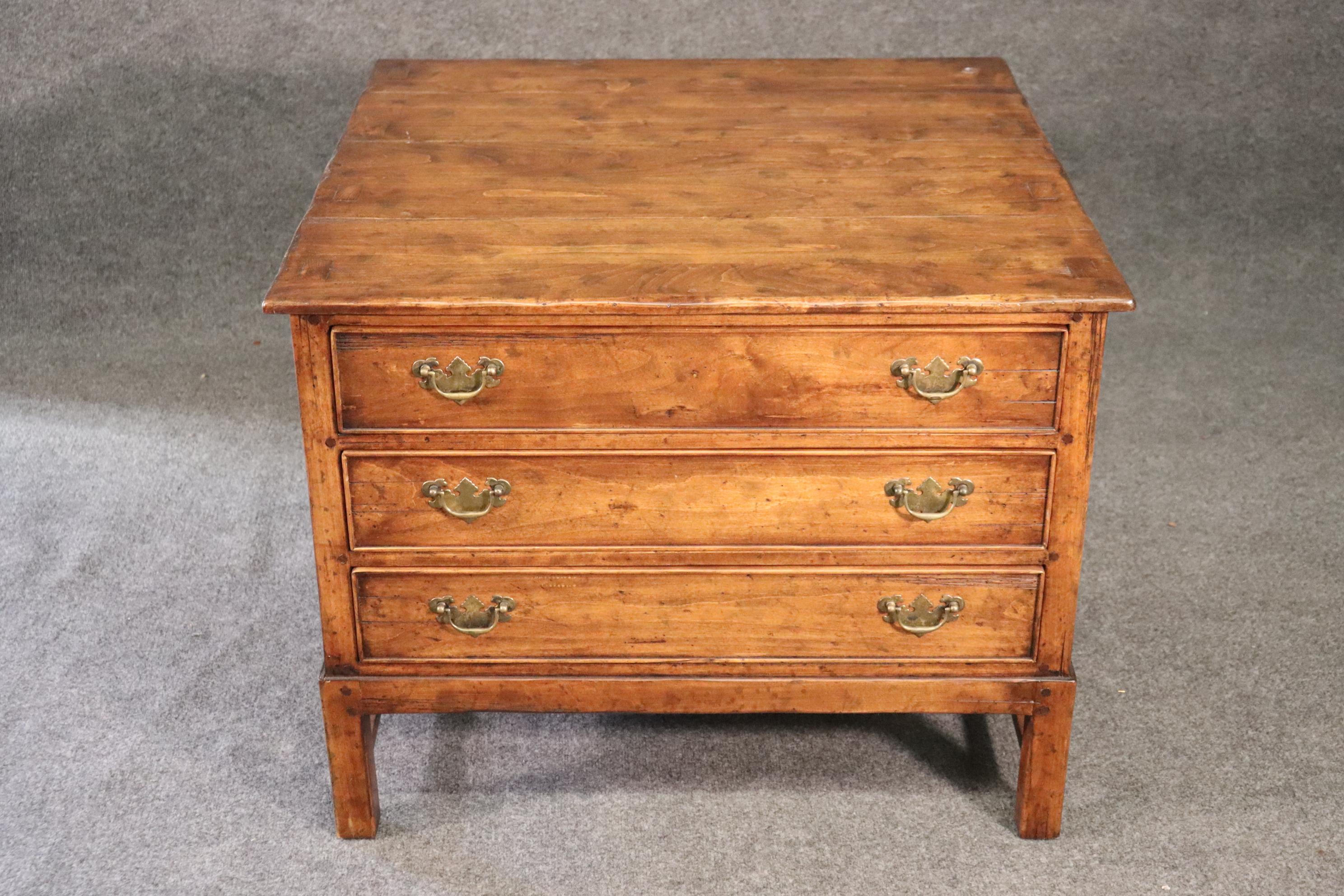 antique english pine coffee table