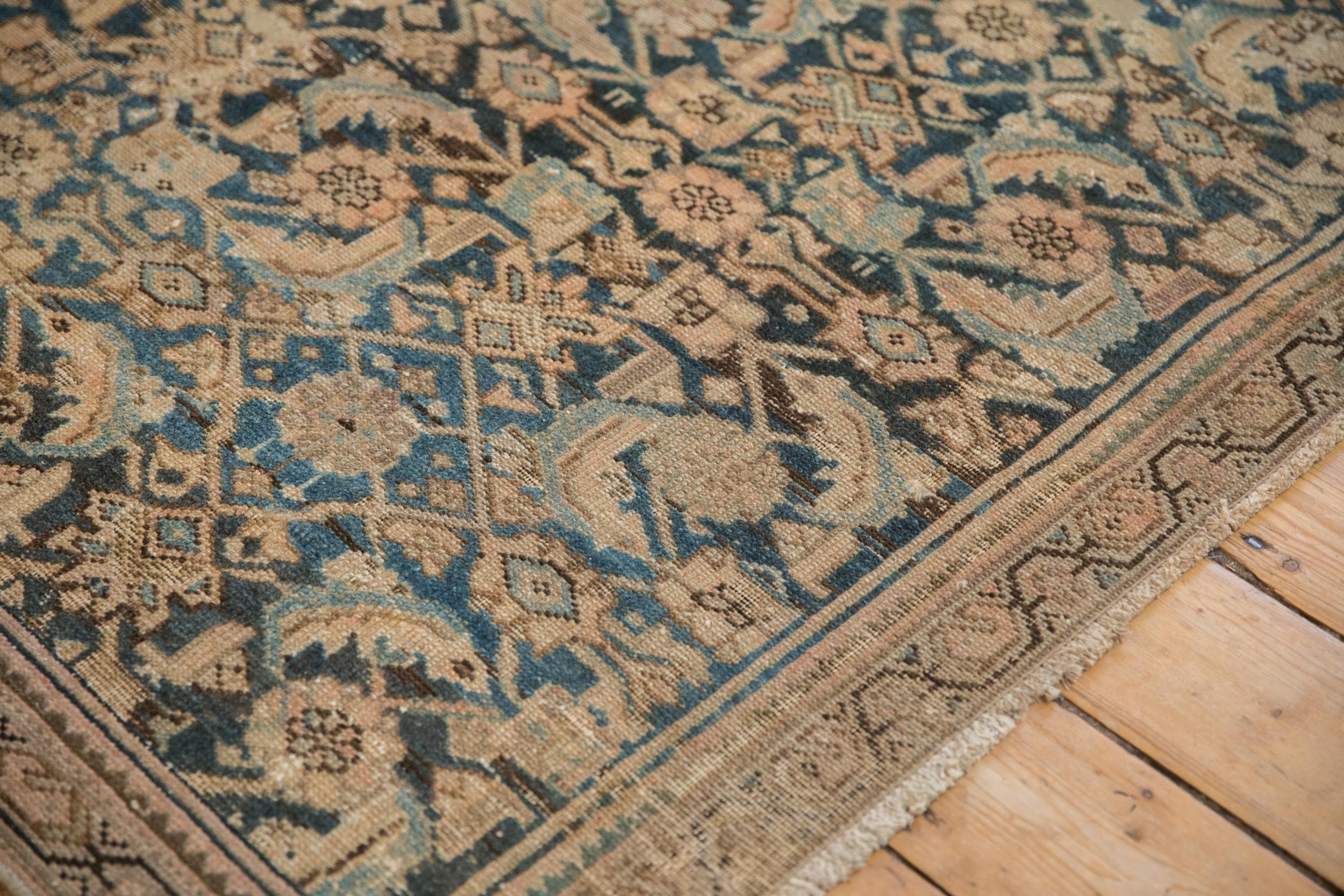 Annodato a mano Antico tappeto di Hamadan in frammenti, con segni di usura in vendita