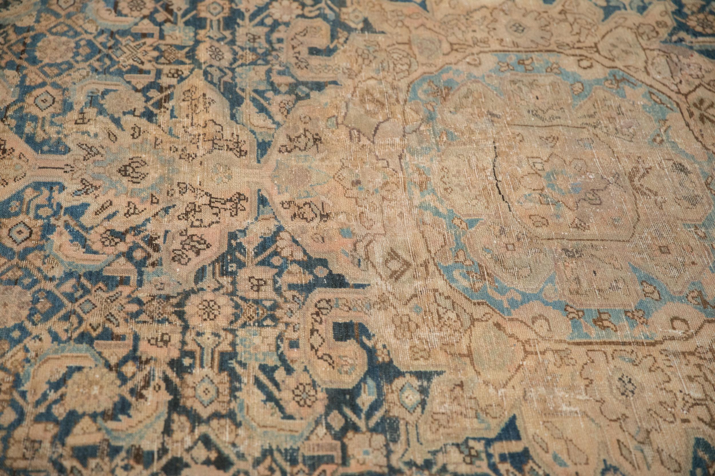 Antico tappeto di Hamadan in frammenti, con segni di usura In condizioni discrete in vendita a Katonah, NY