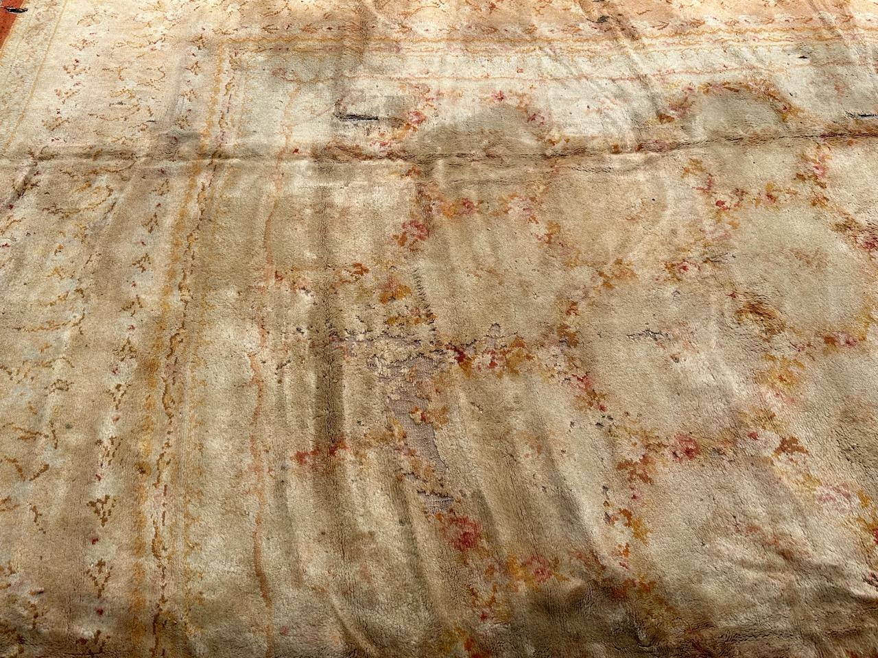 Alfombra antigua de diseño savonnerie francesa envejecida en venta 4
