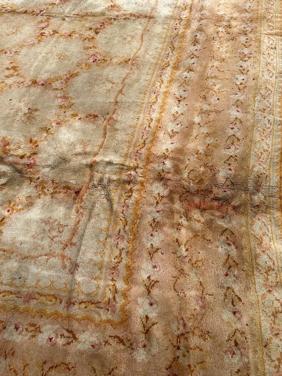 Alfombra antigua de diseño savonnerie francesa envejecida en venta 7