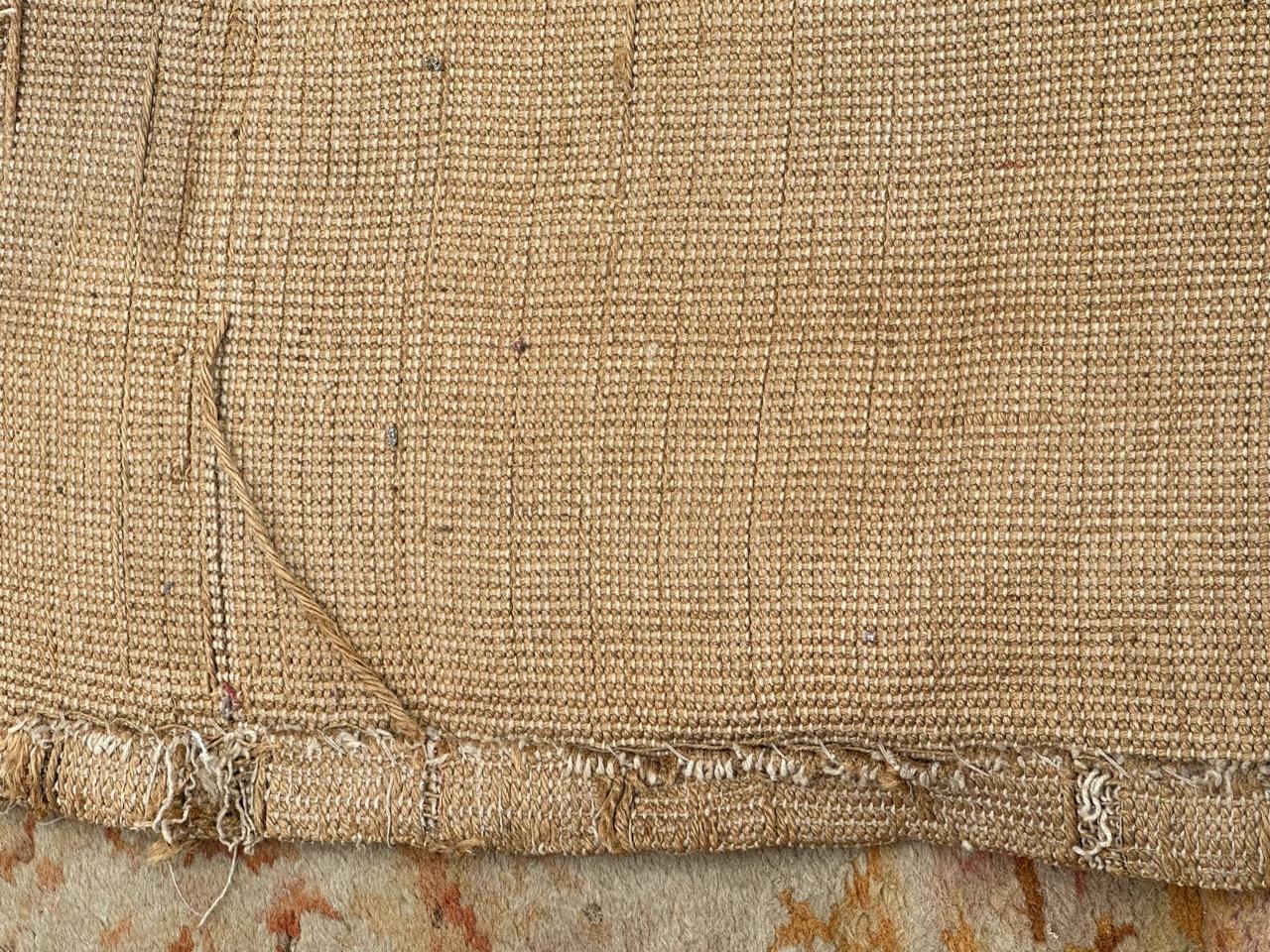 Alfombra antigua de diseño savonnerie francesa envejecida en venta 12