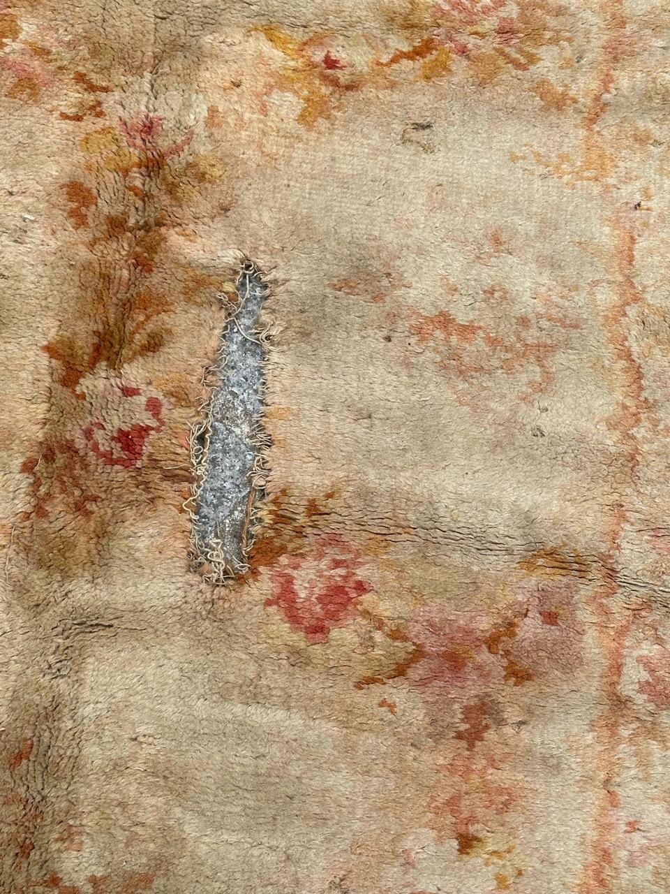 Alfombra antigua de diseño savonnerie francesa envejecida Hecho a máquina en venta
