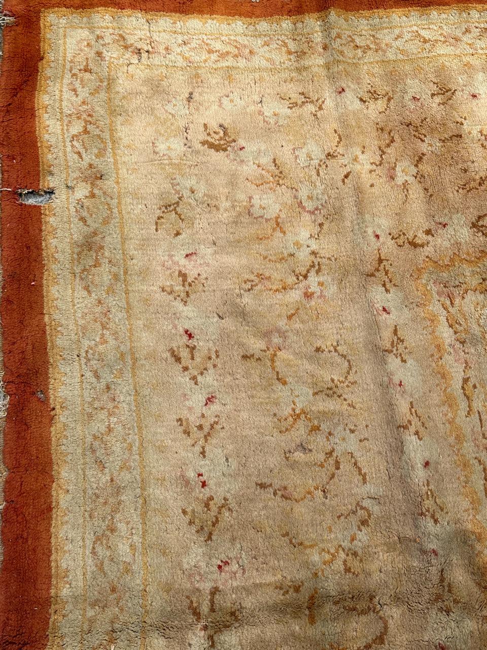 Alfombra antigua de diseño savonnerie francesa envejecida Lana en venta