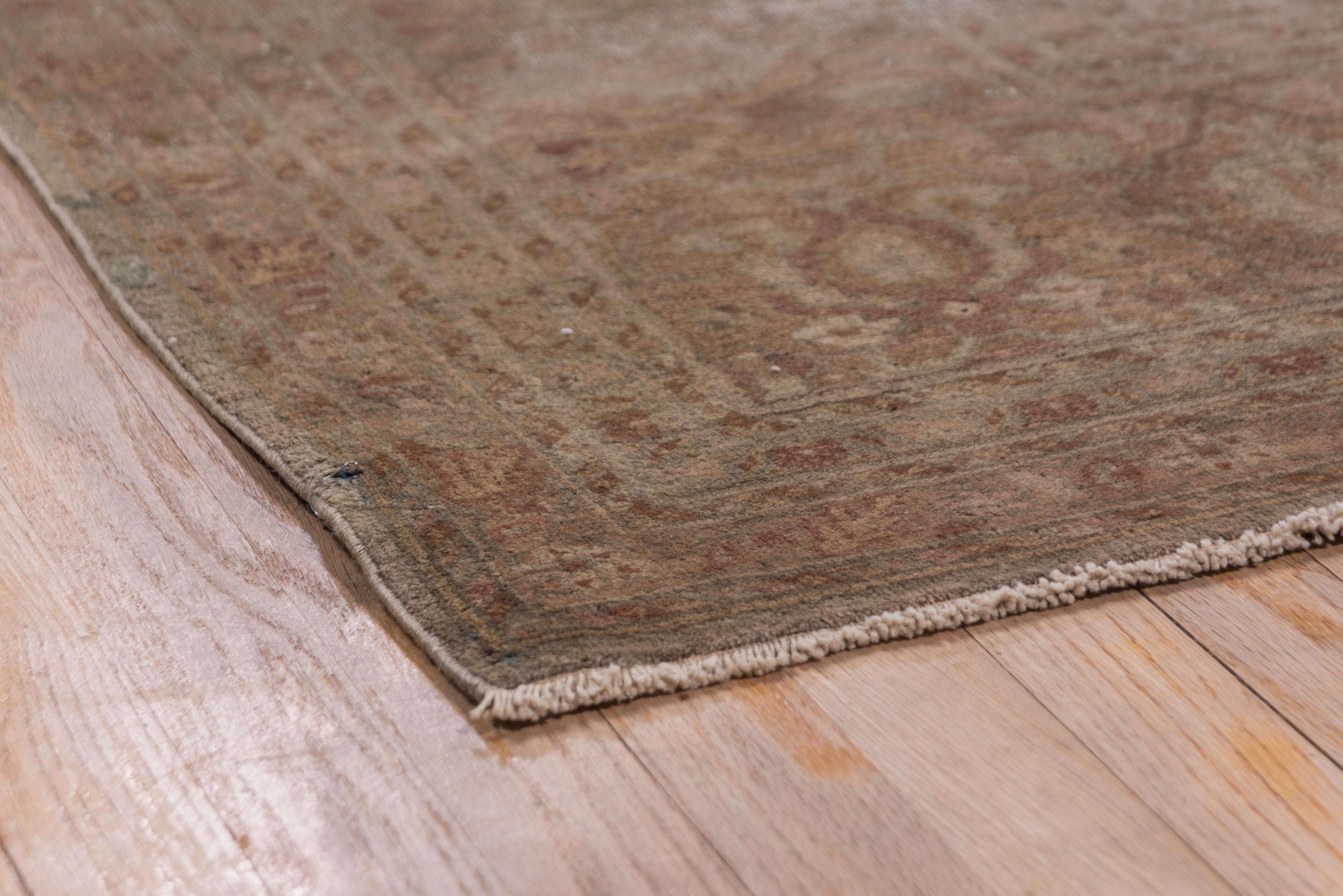 Antique Distressed Indian Amritzar Carpet, circa 1910s, Mauve Field In Good Condition In New York, NY