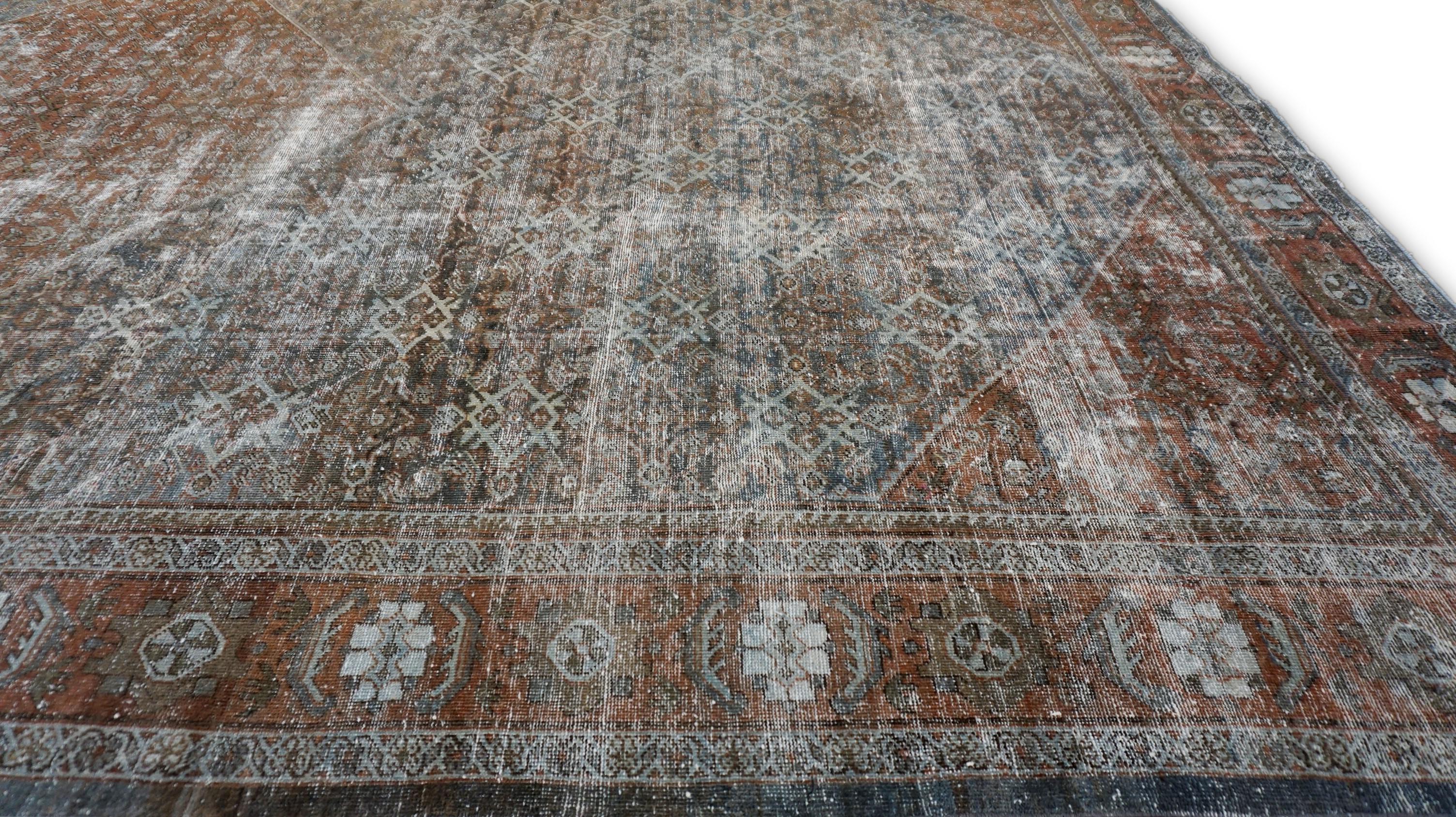 Antiker Mahal-Wollteppich in Erdtönen im Used-Look 10'x16'10'' (Persisch) im Angebot